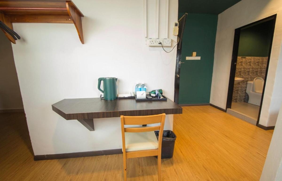 Twin Room - Photo 2