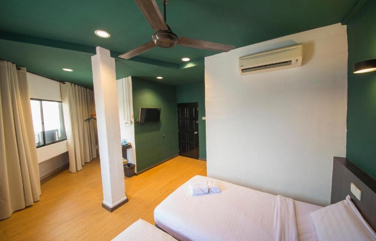 Twin Room - Photo 3