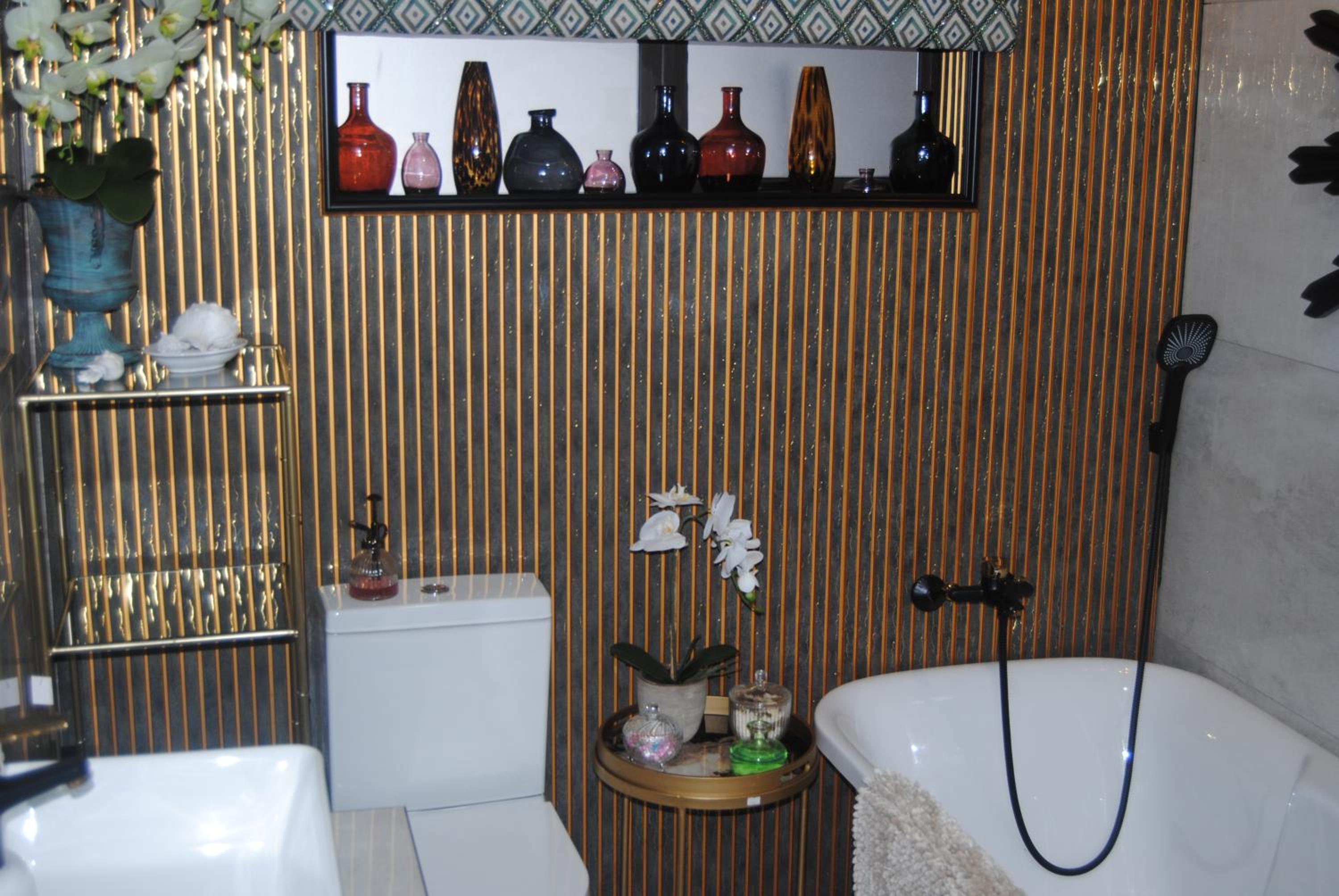 Deluxe King Suite