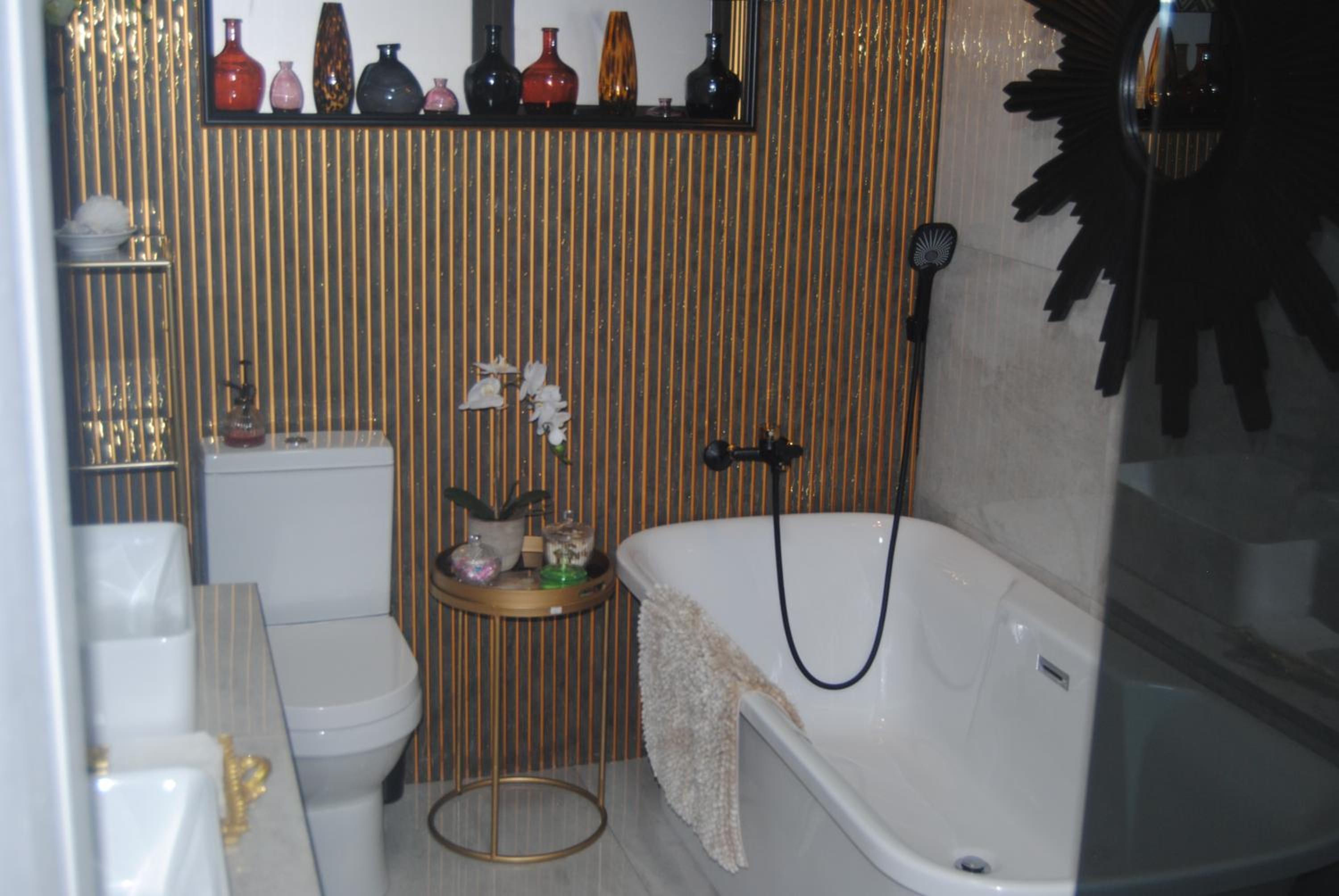 Deluxe King Suite