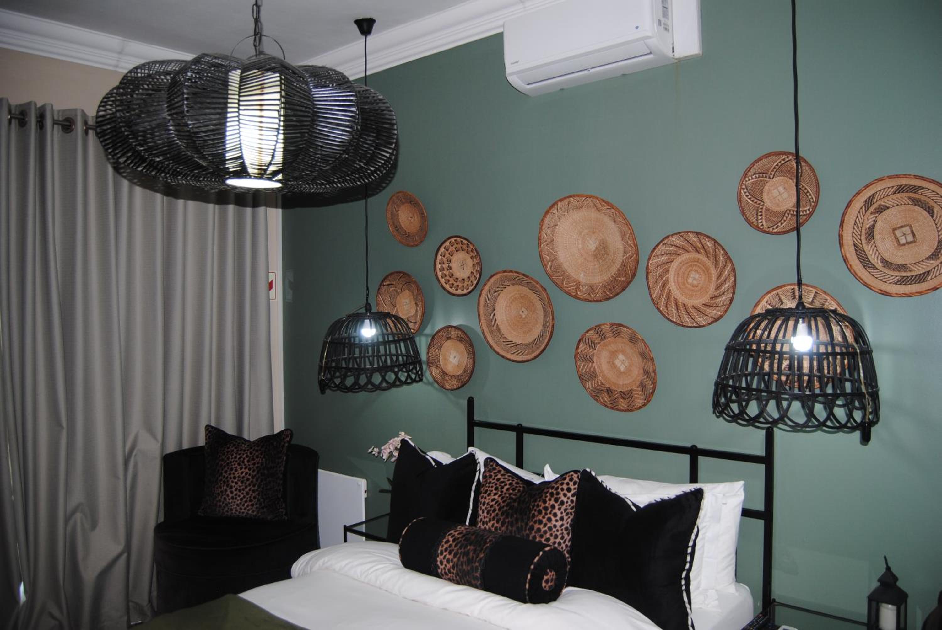 Double Room - Photo 7