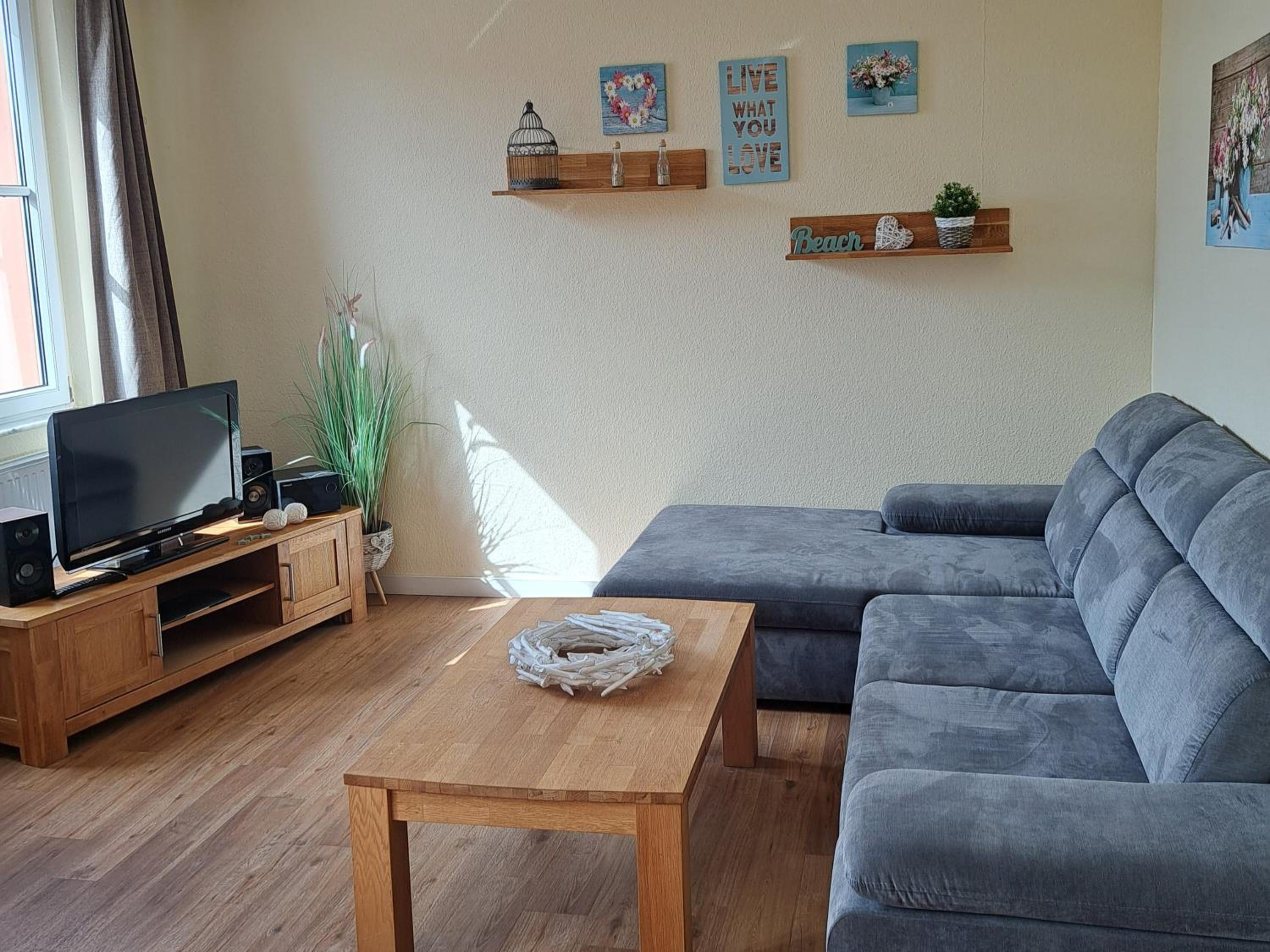 Two-Bedroom Apartment with Balcony photo 3