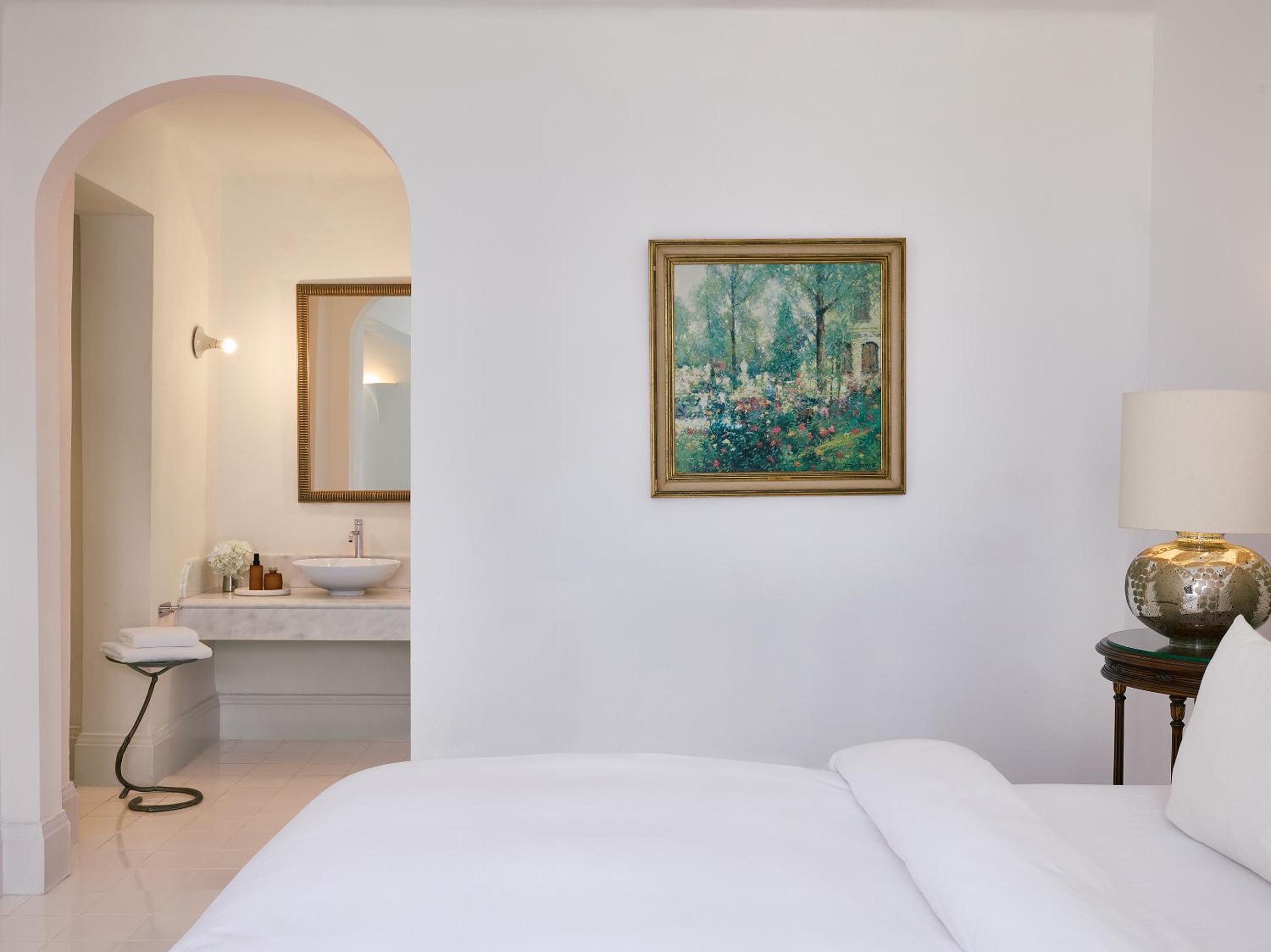 4-Bedroom Beach Villa Seafront photo 2