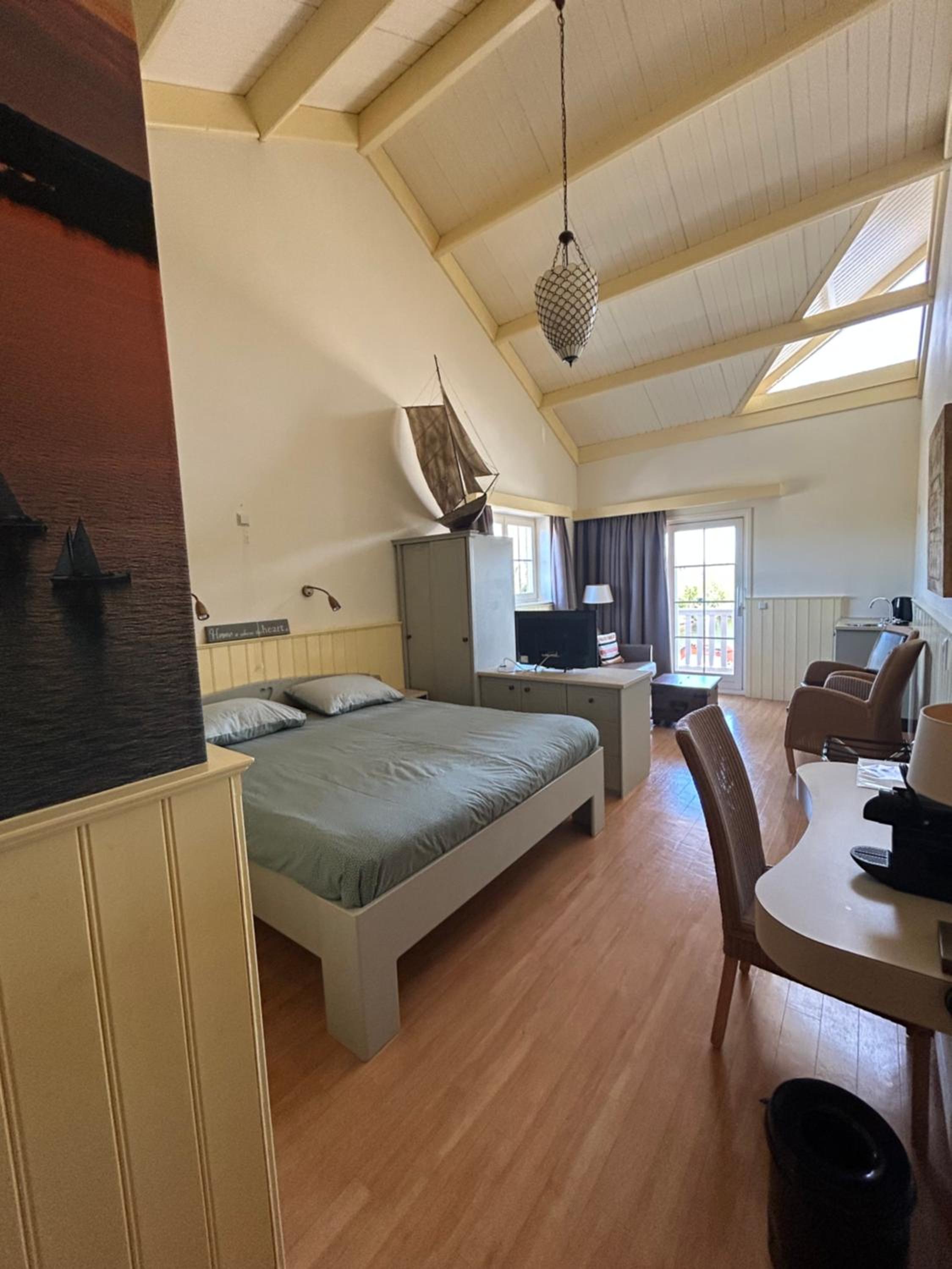 Deluxe Double Room with Bath