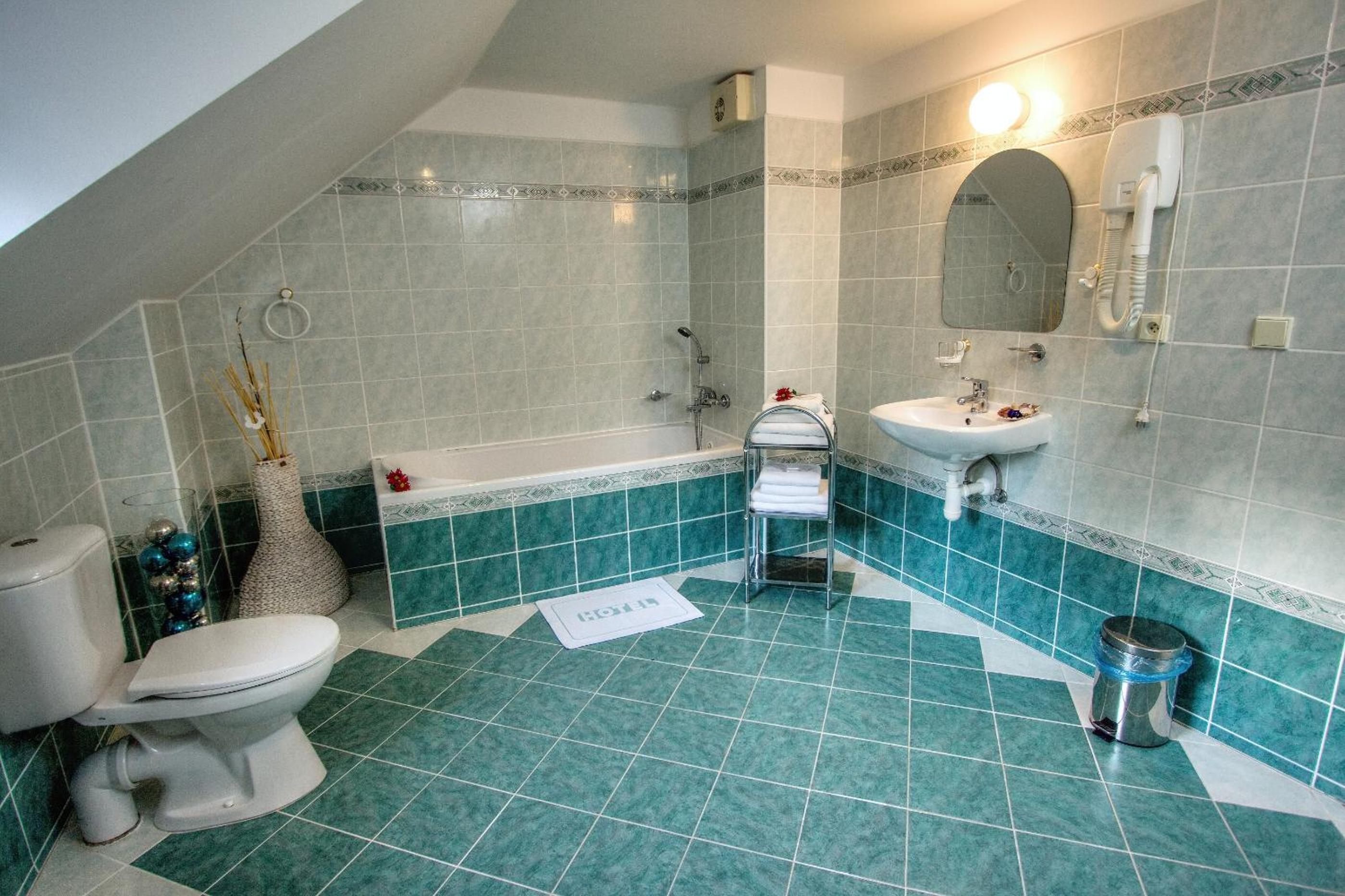 Quadruple Room with Garden View - Photo 2
