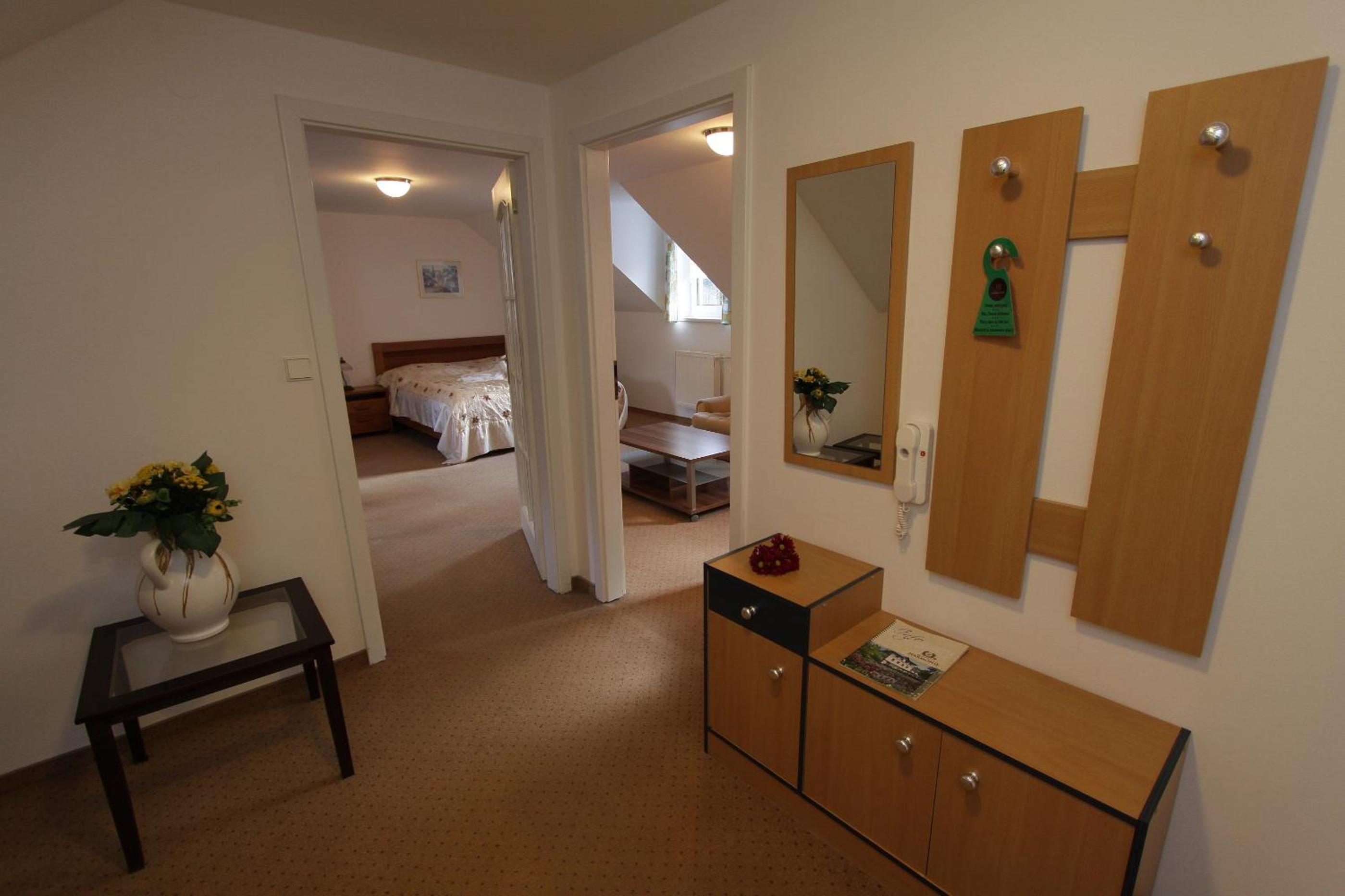 Quadruple Room with Garden View - Photo 5