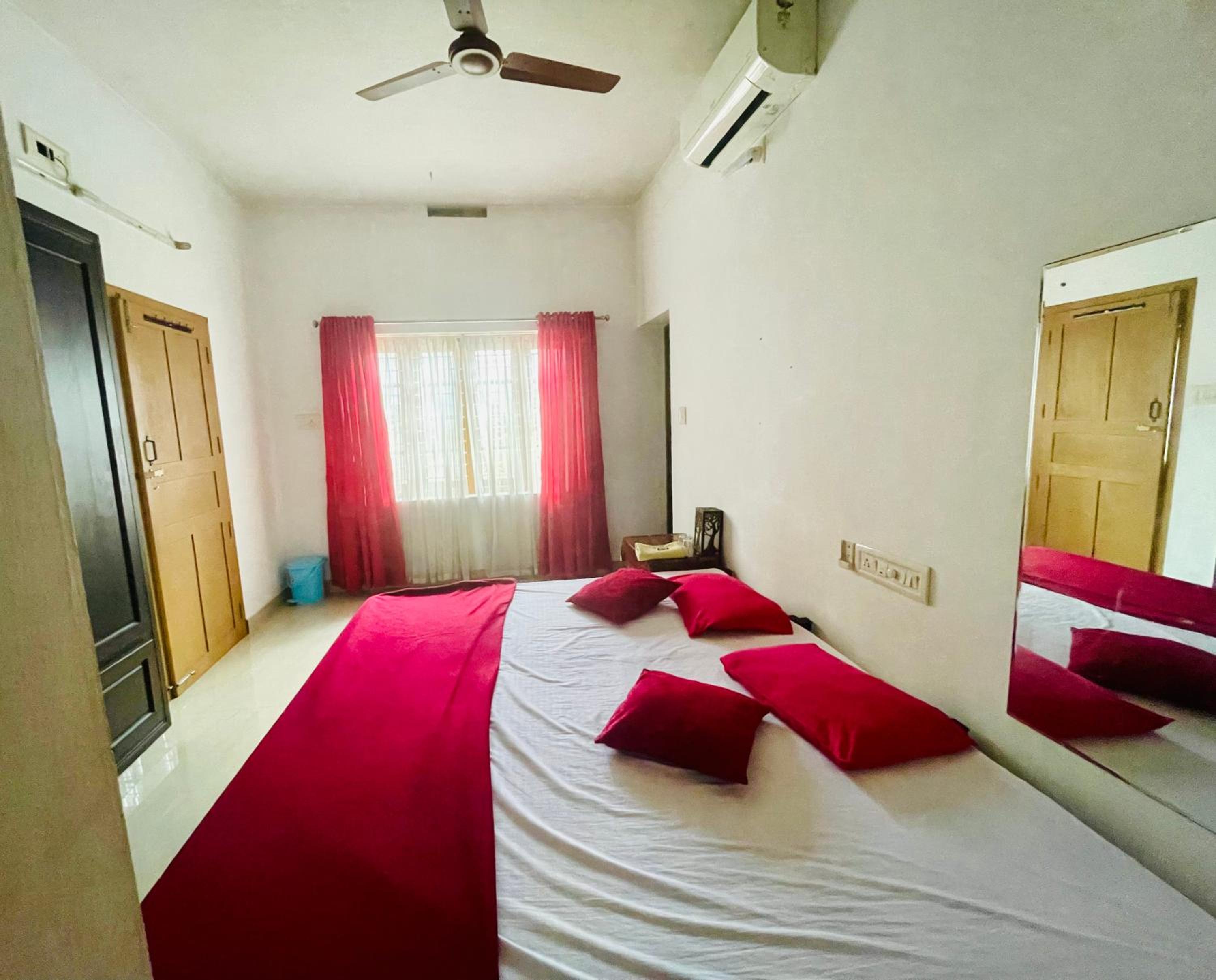 Deluxe Family Room photo 1