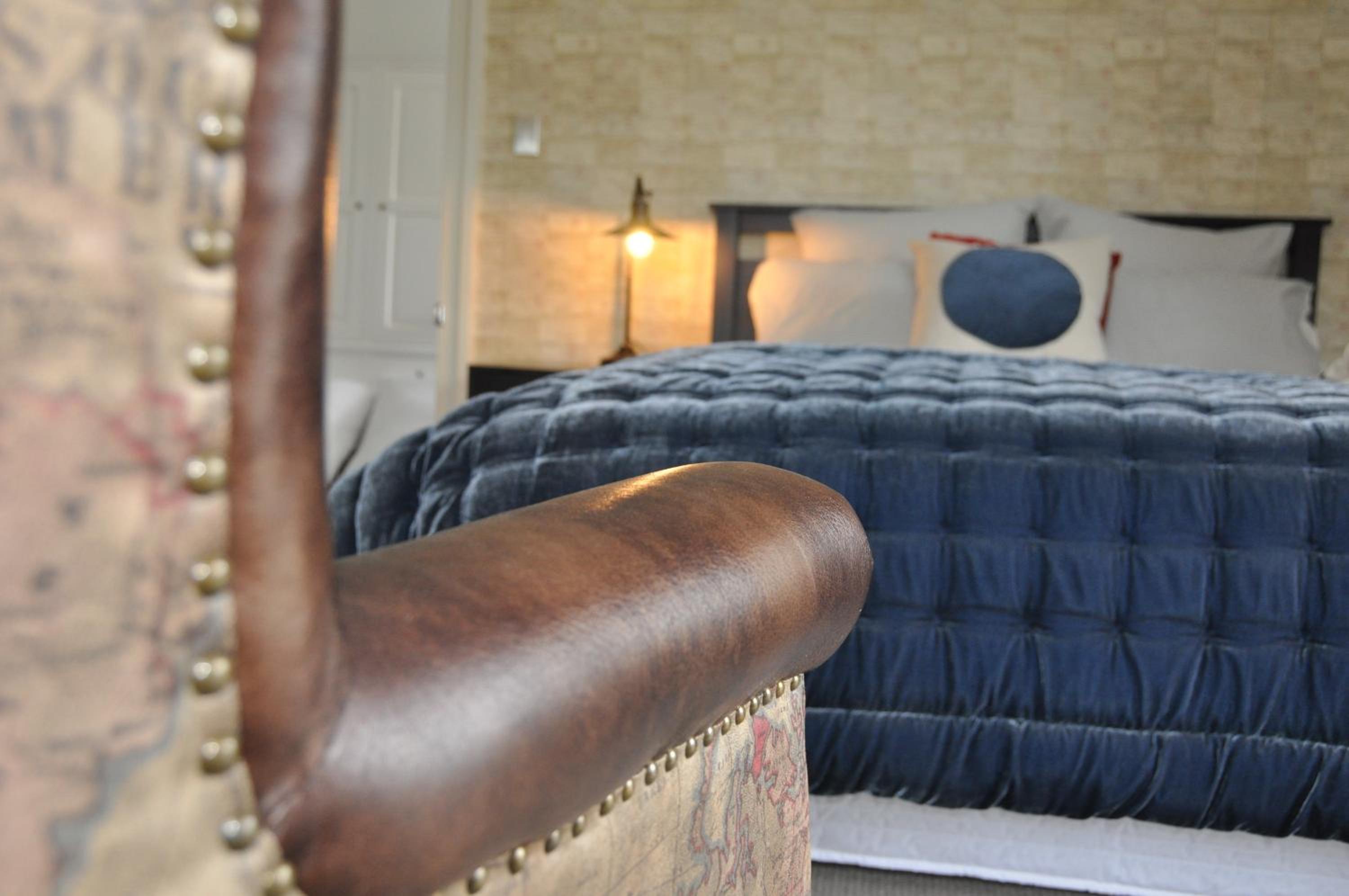 Queen Suite With Spa Bath photo 3