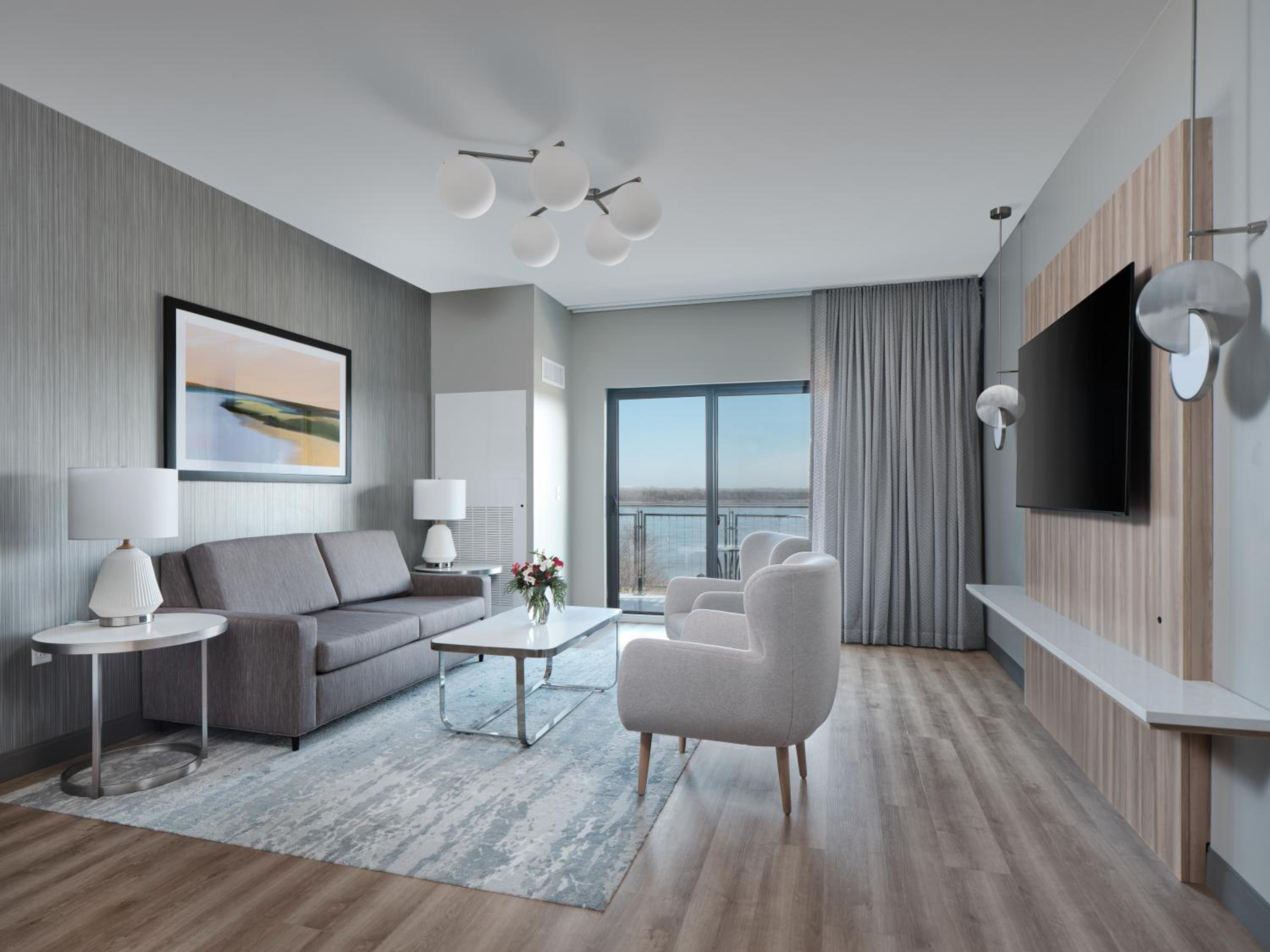 King Suite with Balcony photo 2