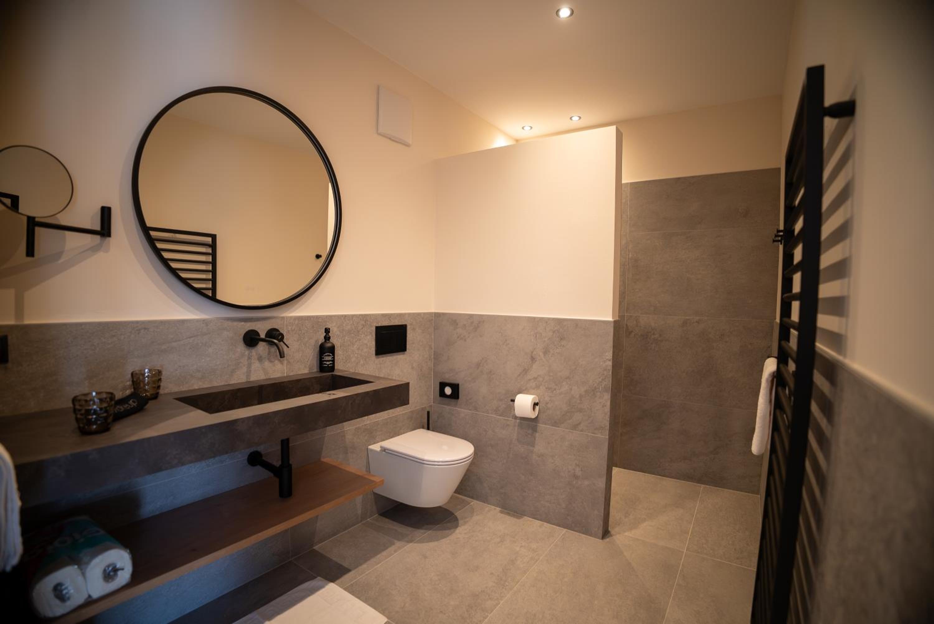 One-Bedroom Apartment with Terrace