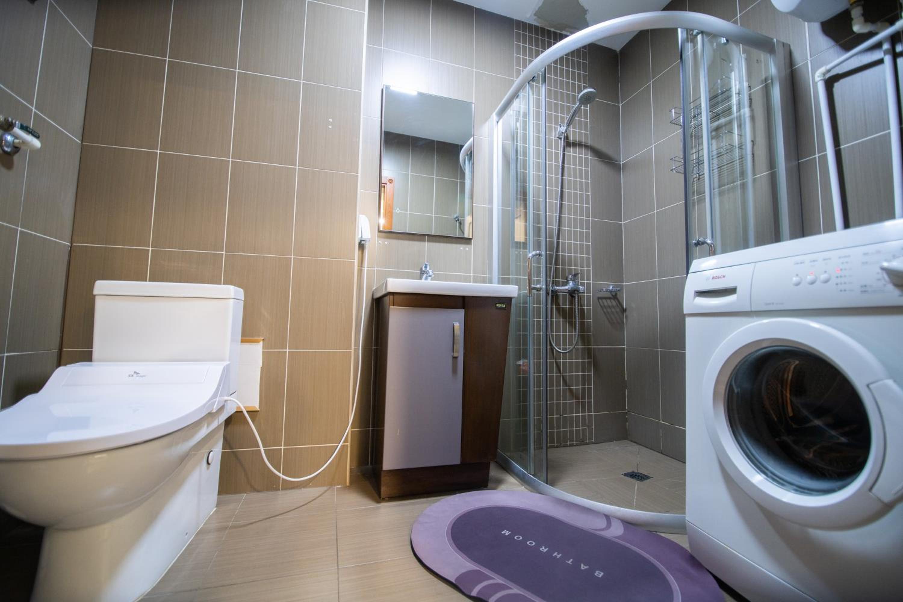 Basic Triple Room with Shared Bathroom photo 3