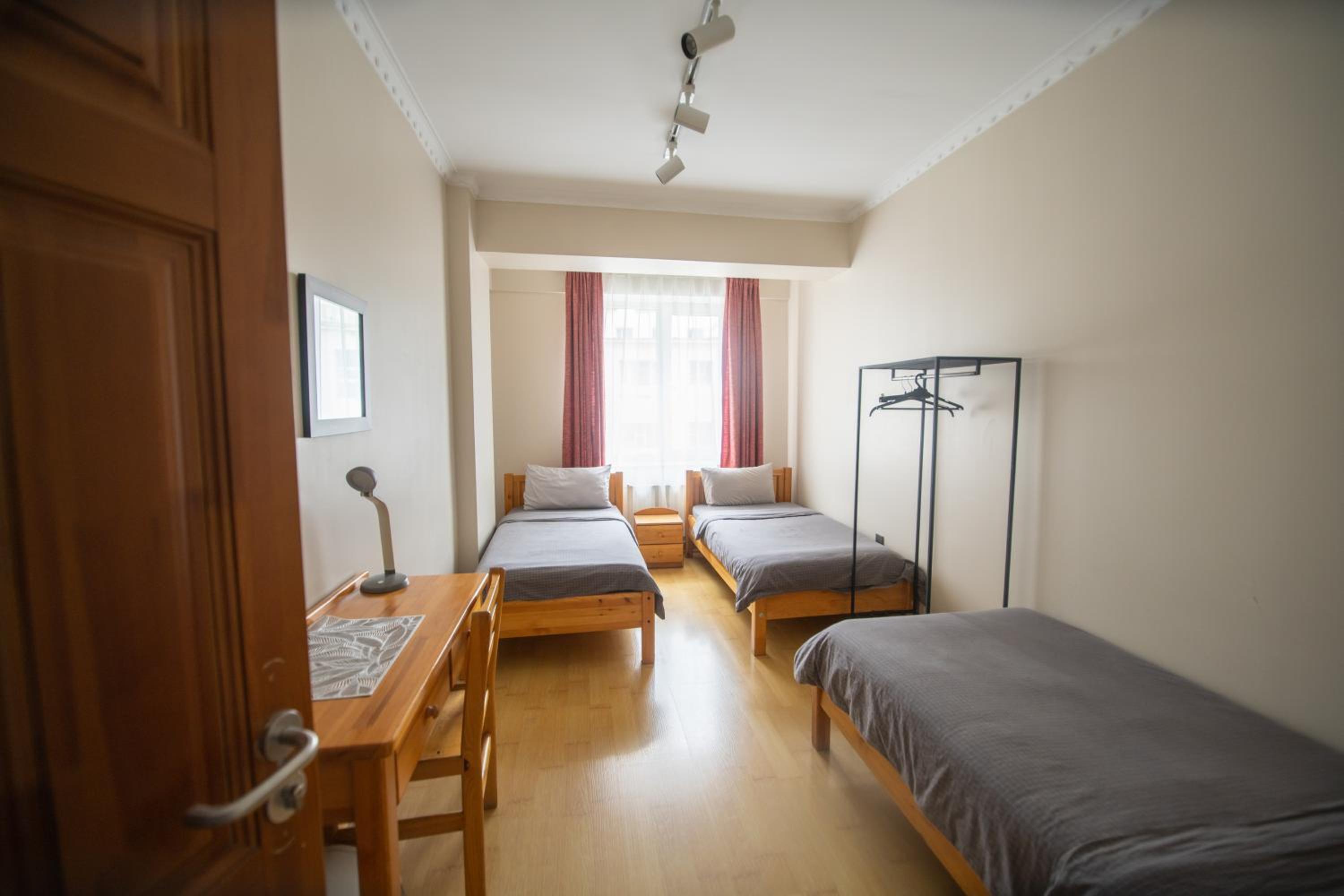 Basic Triple Room with Shared Bathroom photo 2