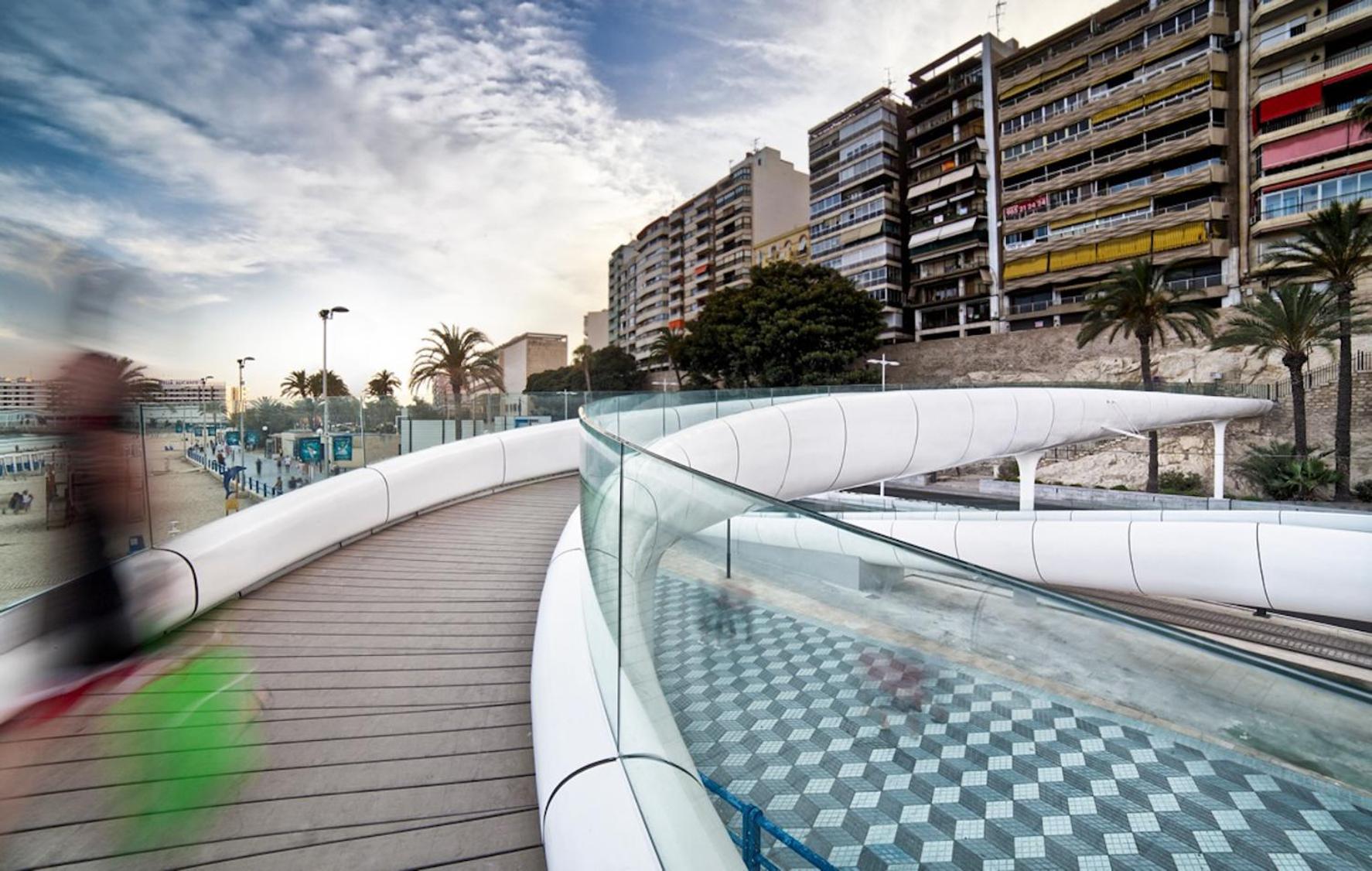 Penthouse with Terrace and Sea View - Photo 12