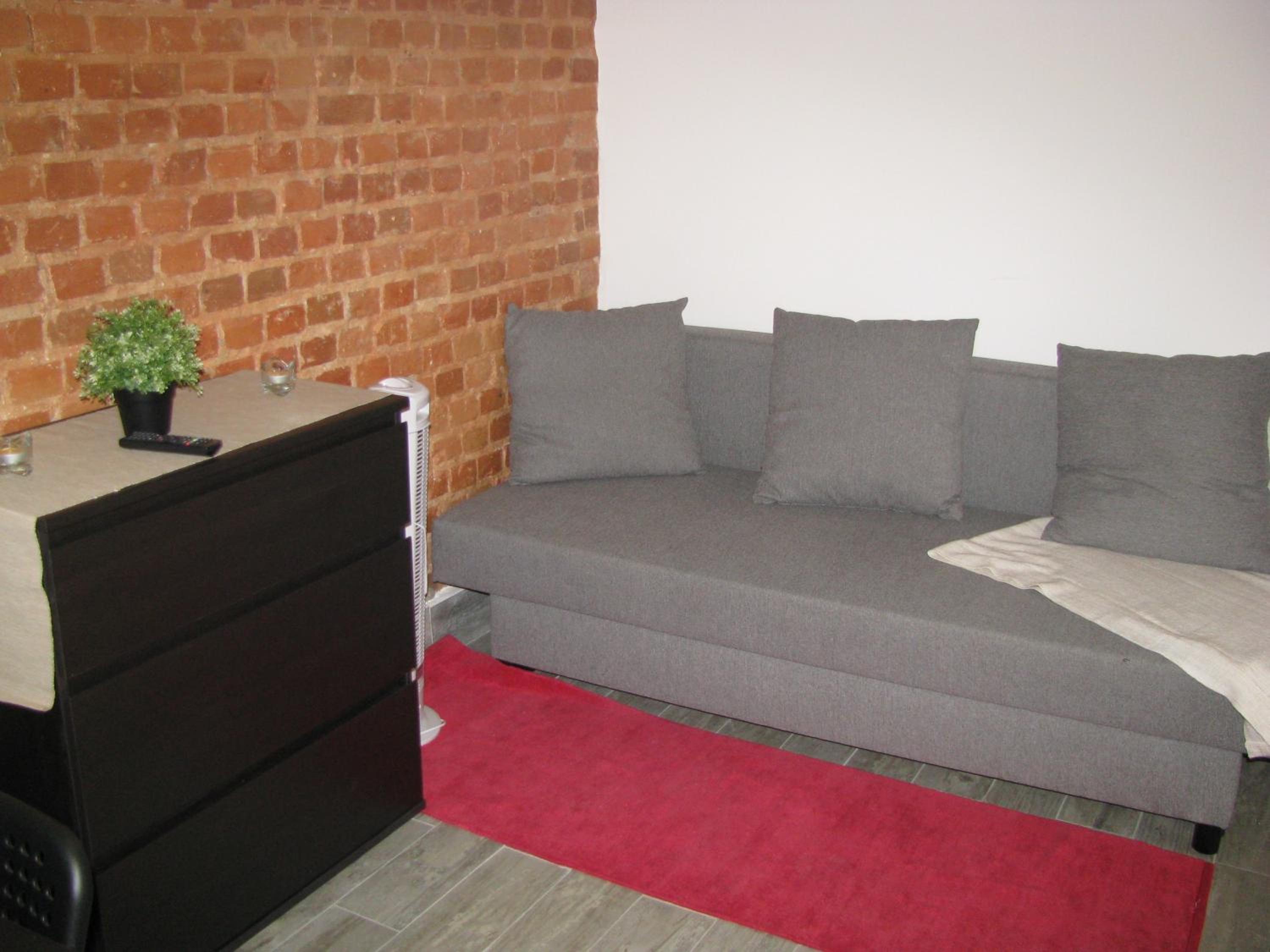 Studio - Photo 1