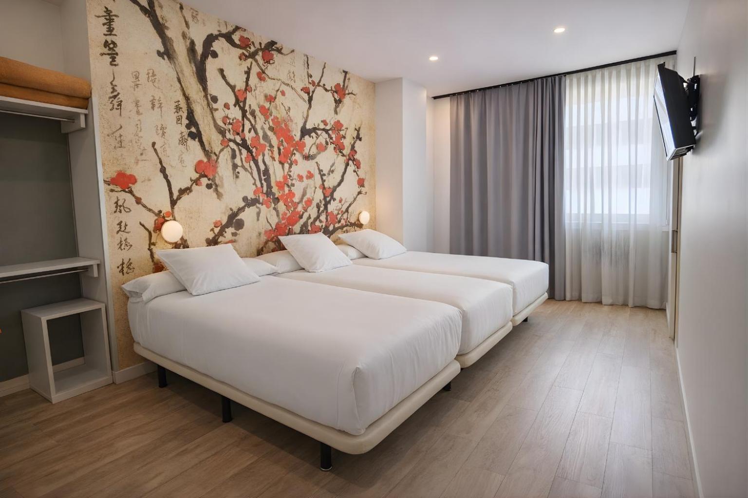 Twin Room with Extra Bed photo 2
