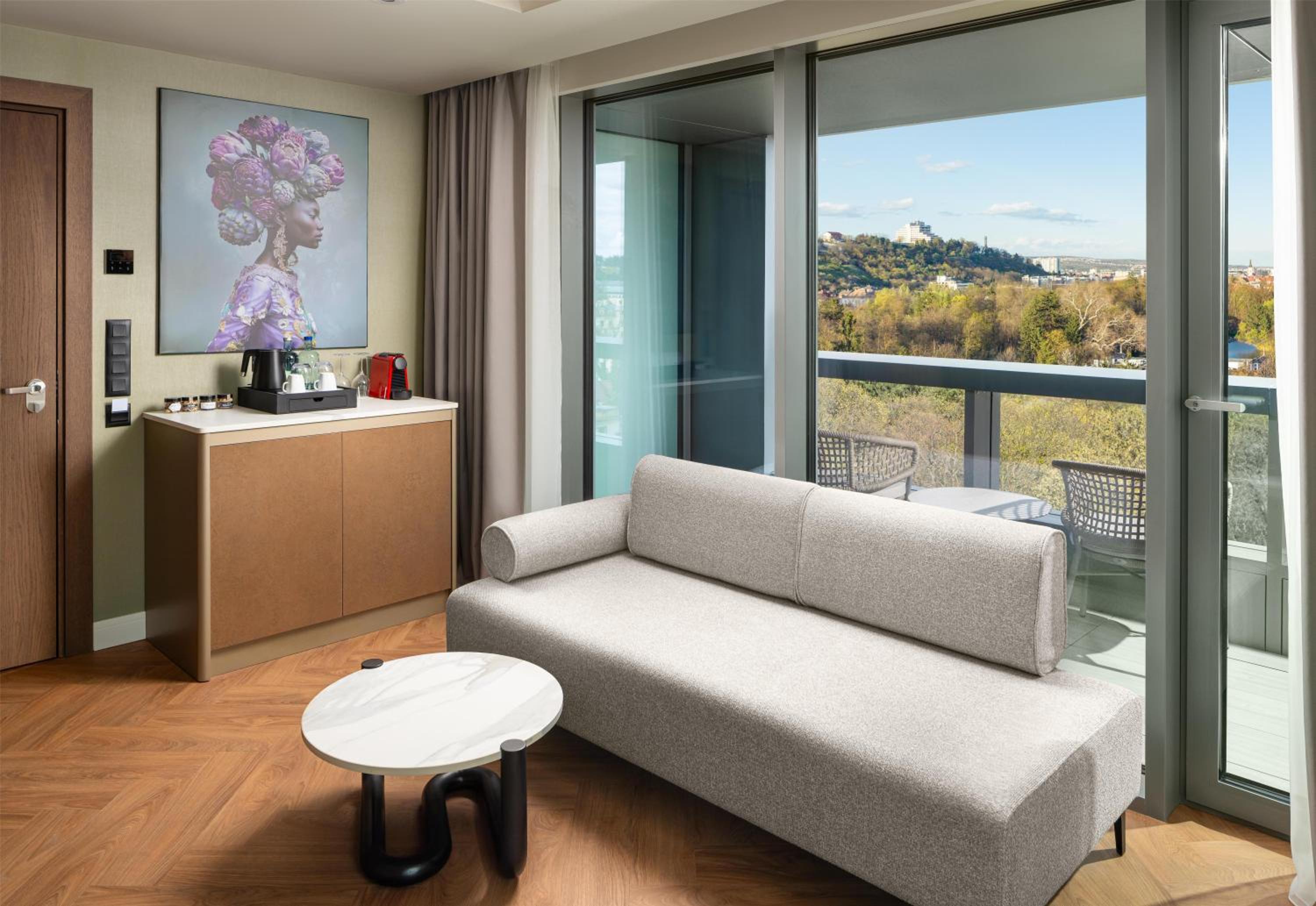 Premium Room with Balcony - Photo 2
