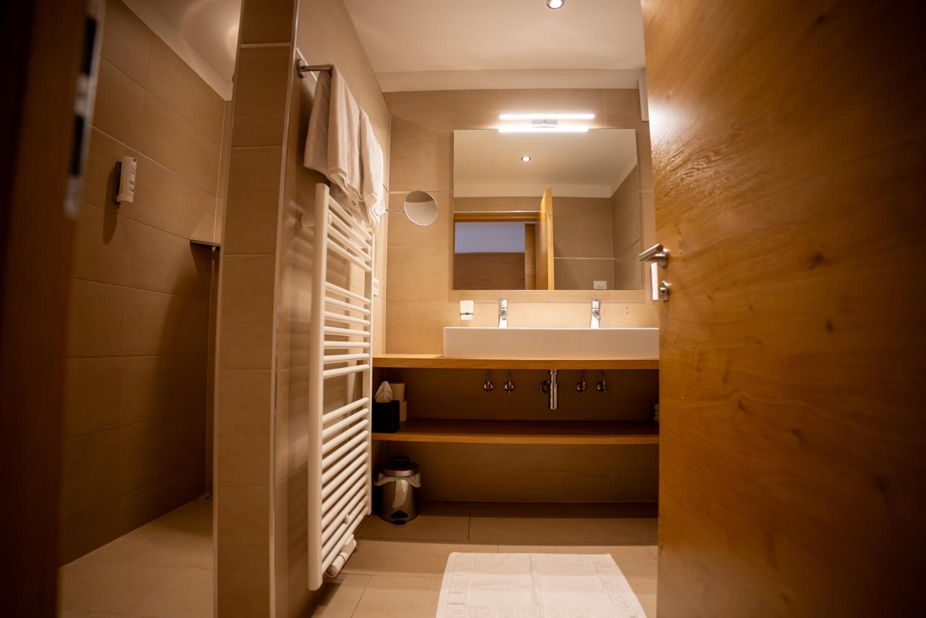 One-Bedroom Apartment with City View