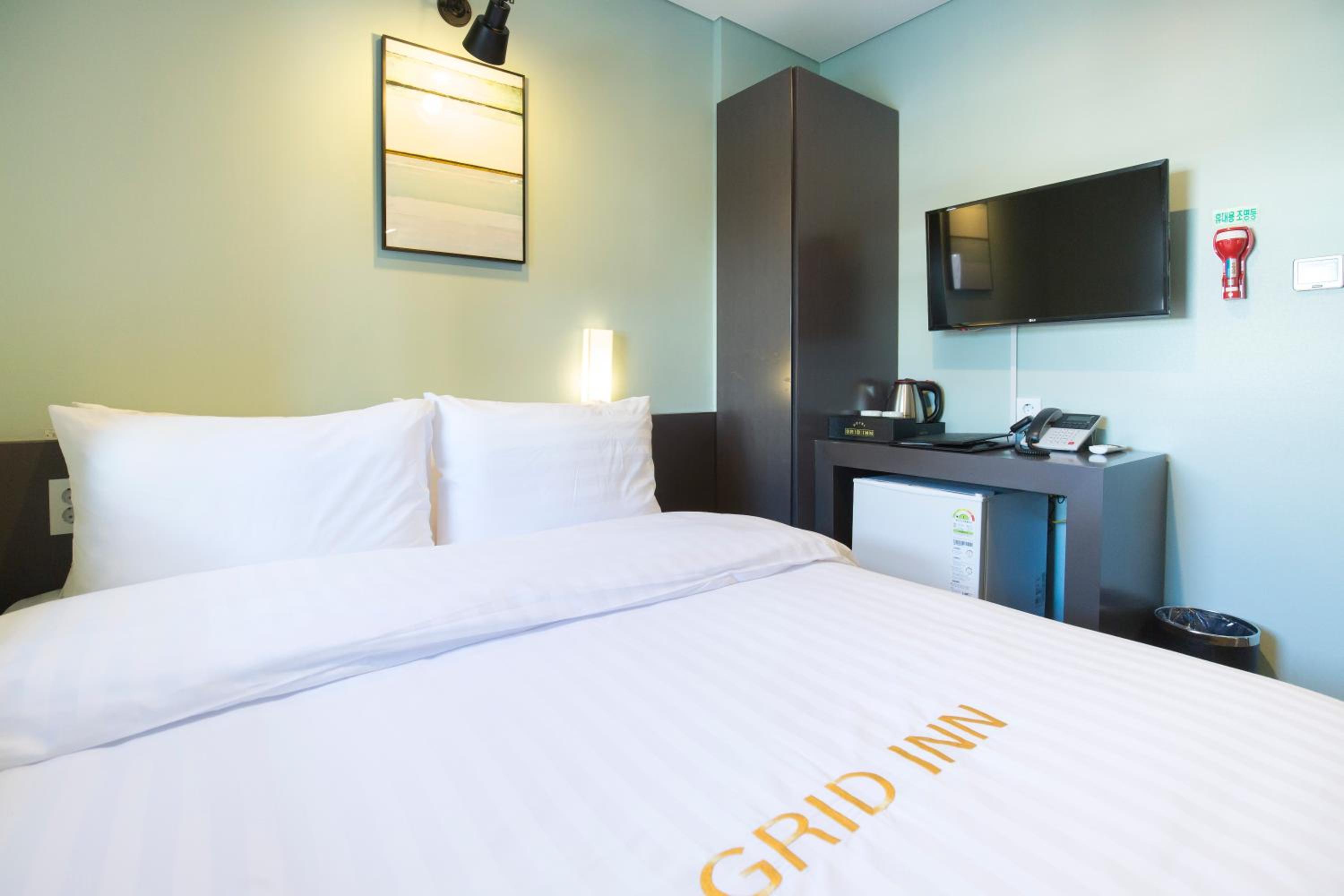 Economy Double Room — the supplier's photographs — photo 3