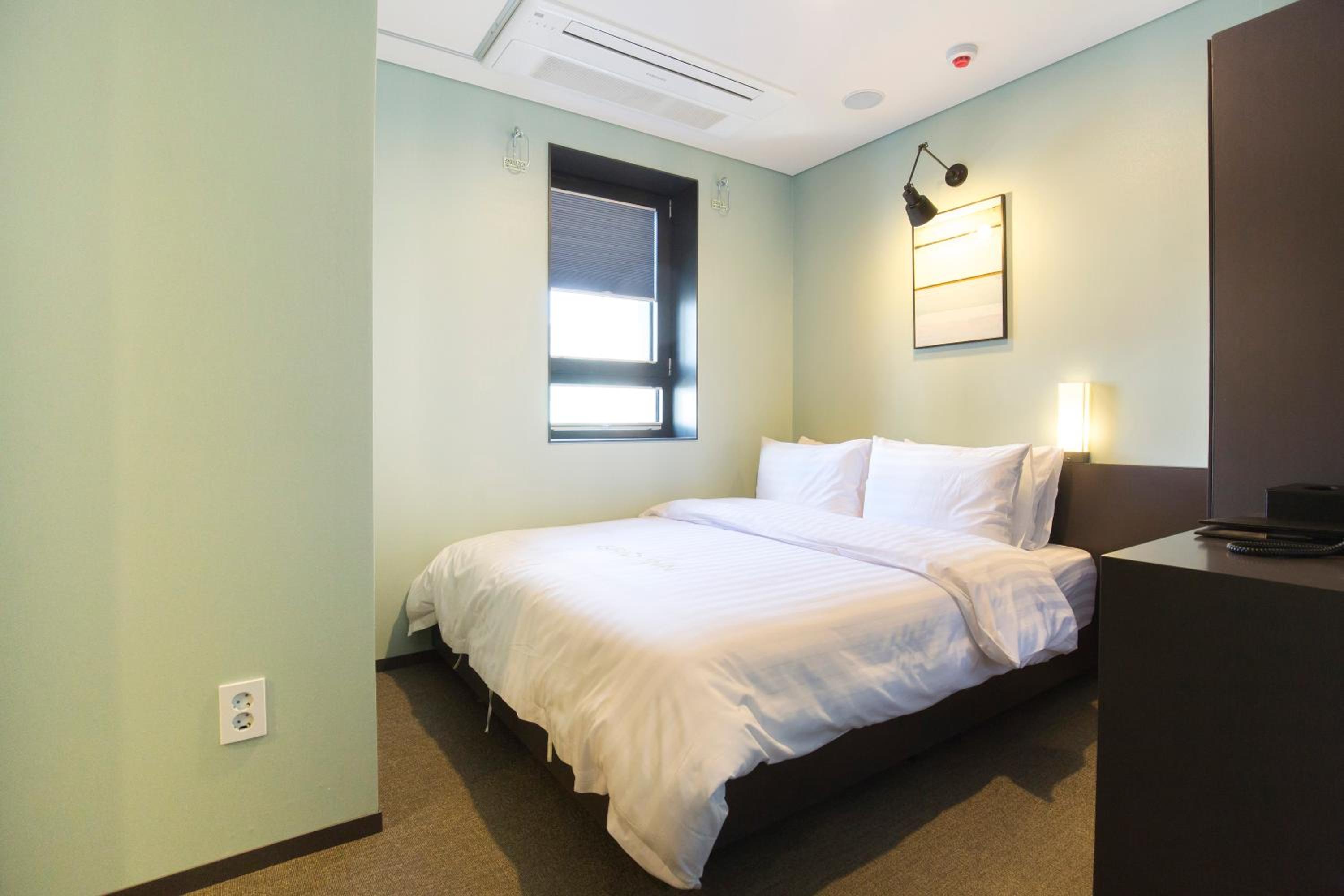 Economy Double Room — the supplier's photographs — photo 2