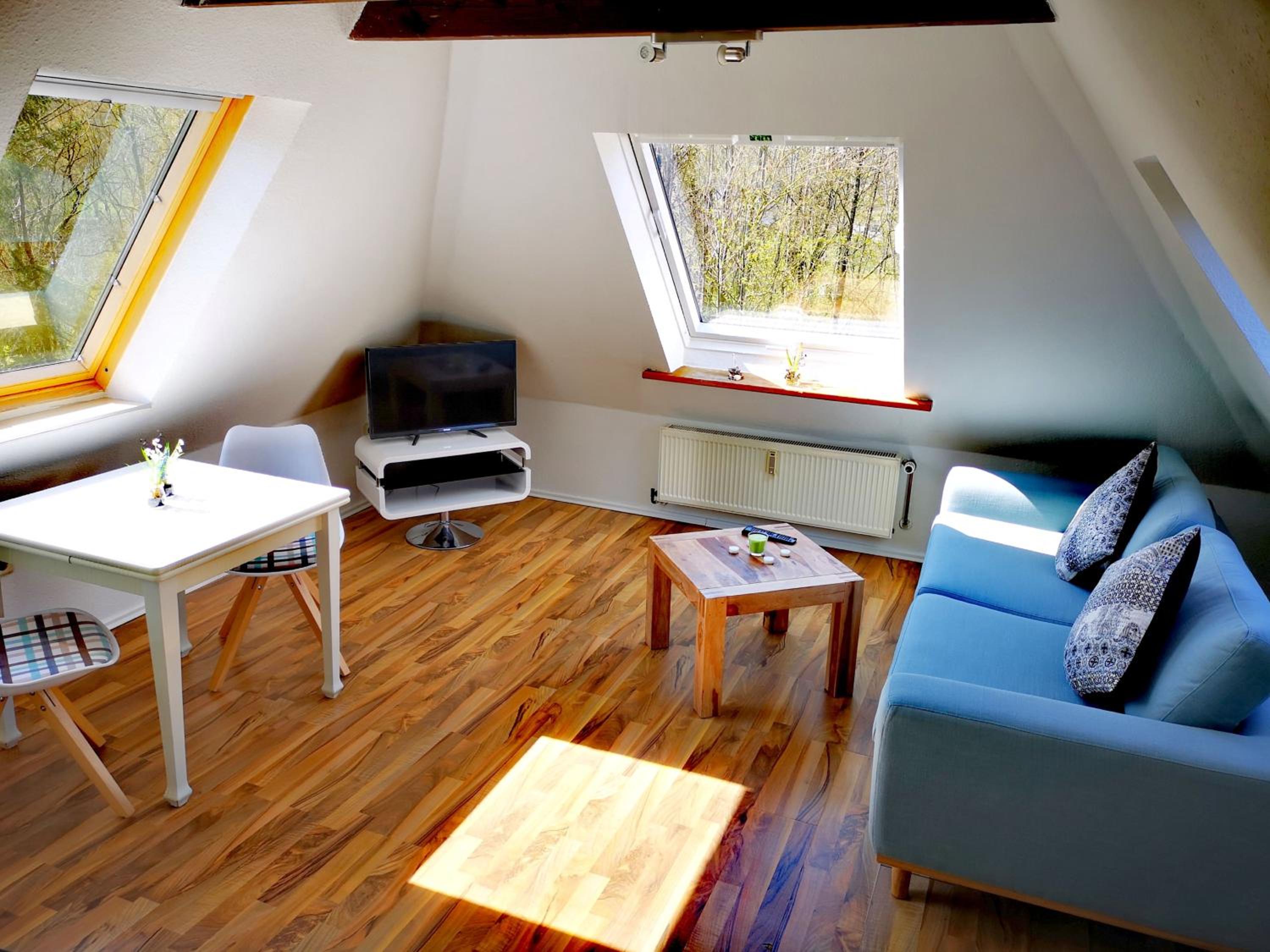 One-Bedroom Apartment with Lake View photo 2