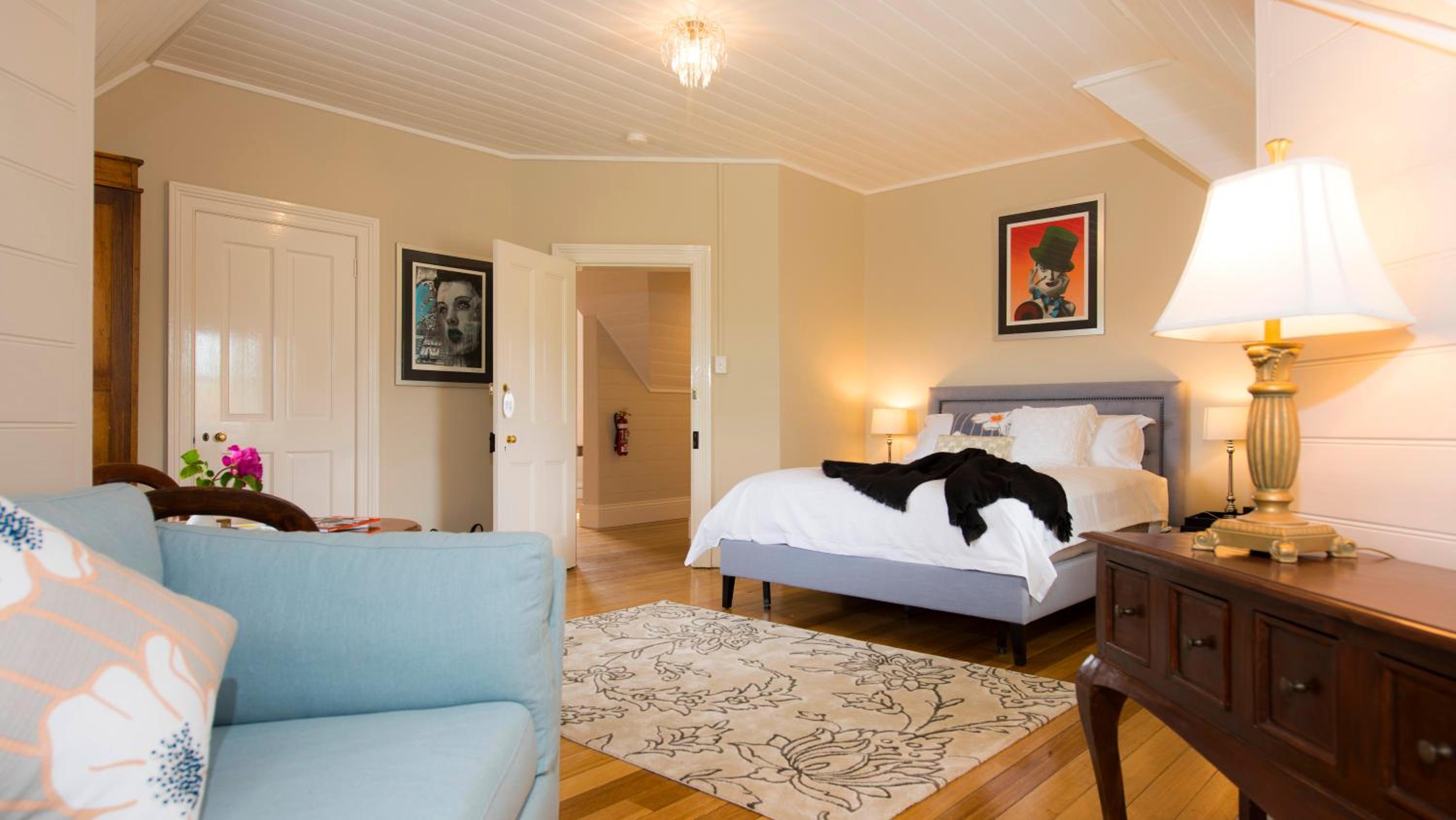 Deluxe King Suite