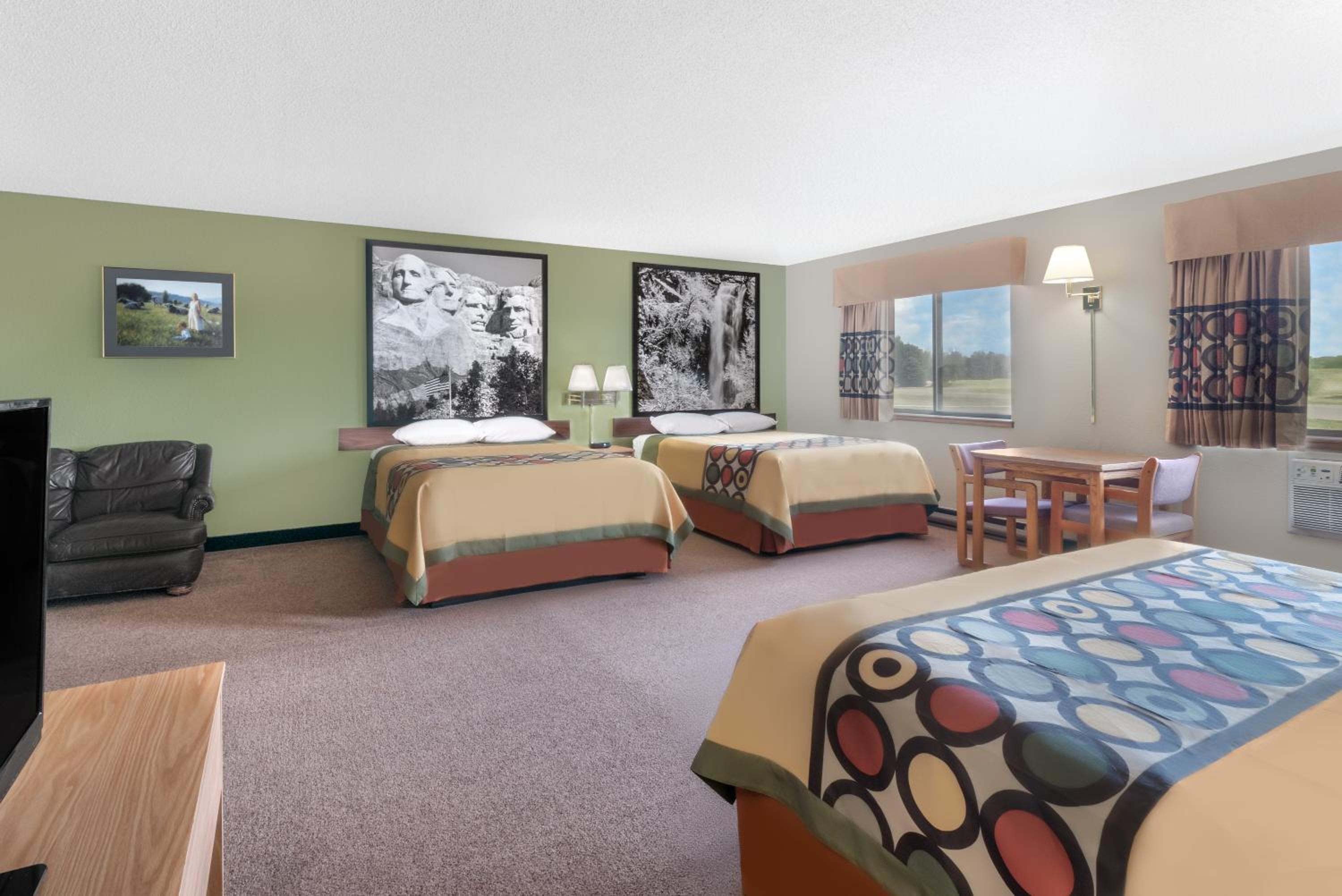 Superior Queen Studio with Three Queen Beds - Non-Smoking