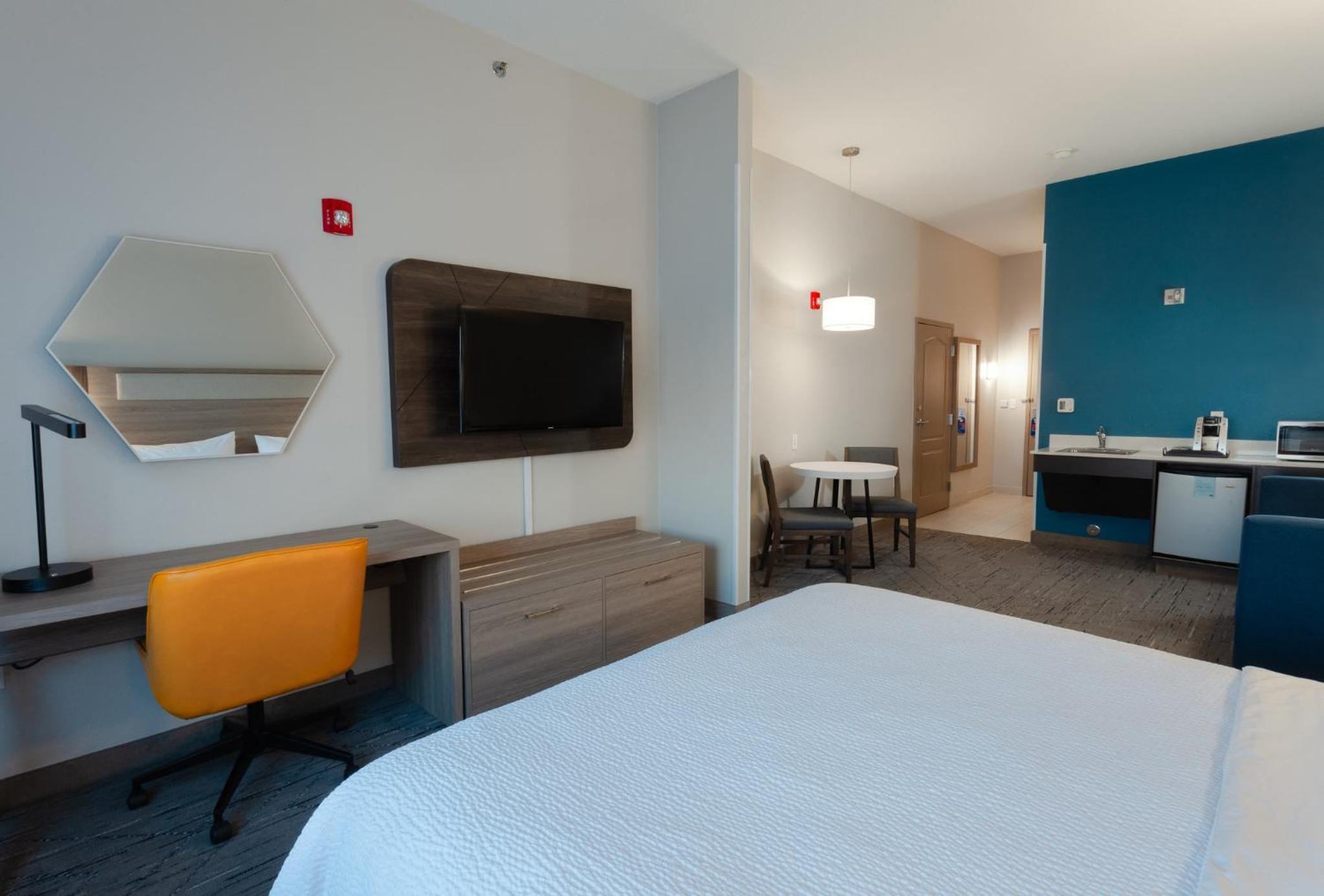 Suite - Hearing Accessible - Non-Smoking - Photo 2