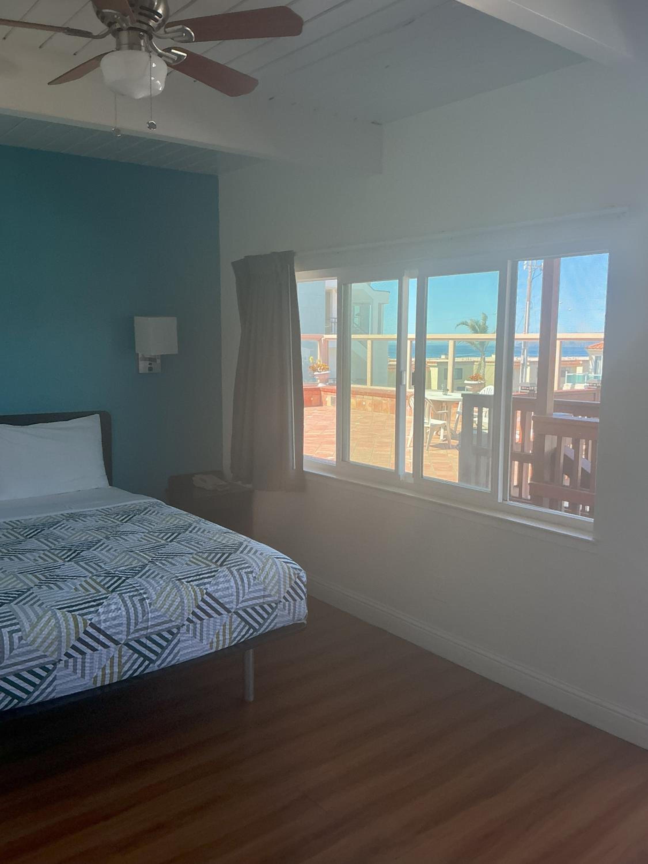 Deluxe Suite with Sea View photo 1