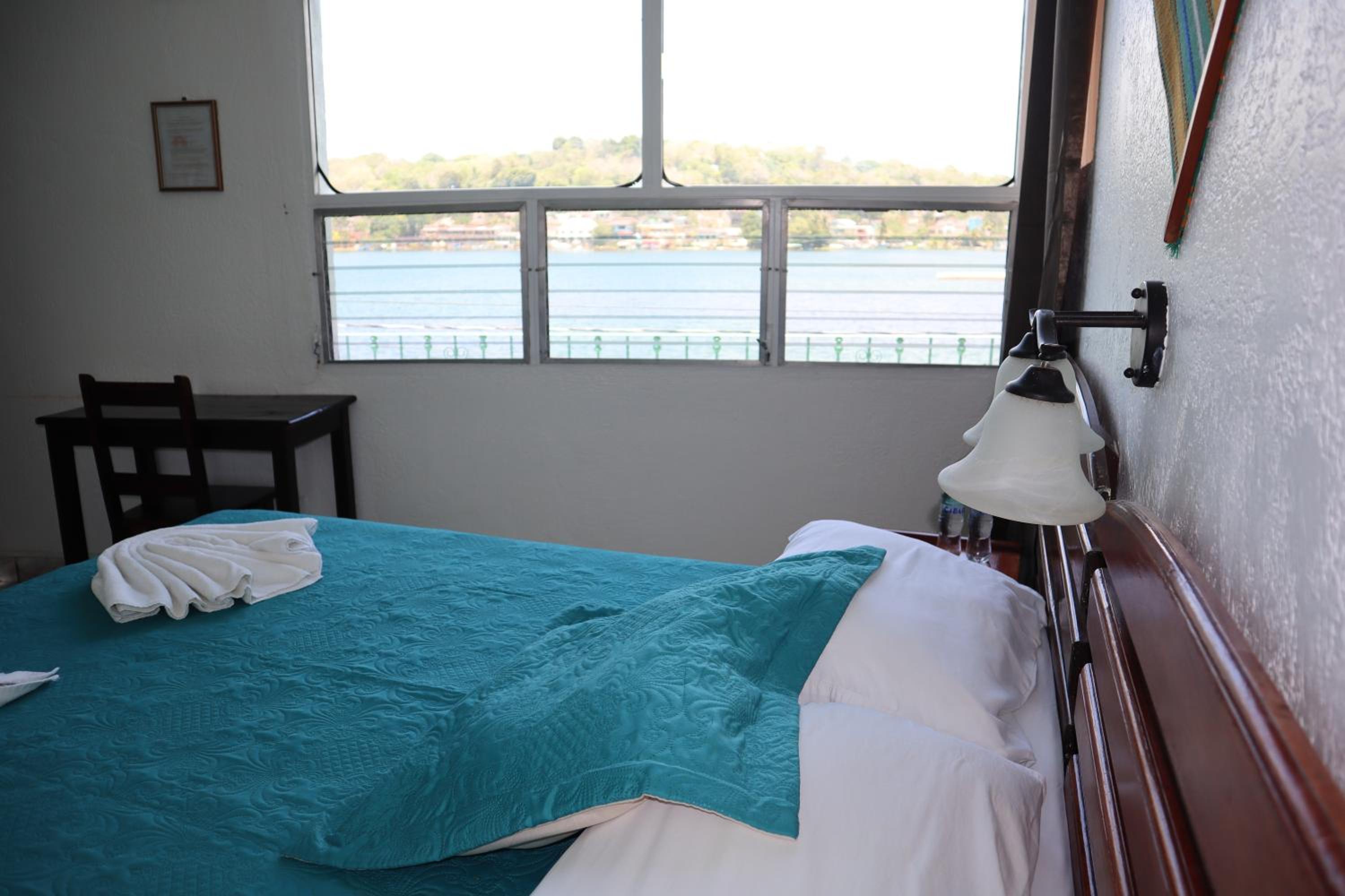 Double Room with Lake View photo 2