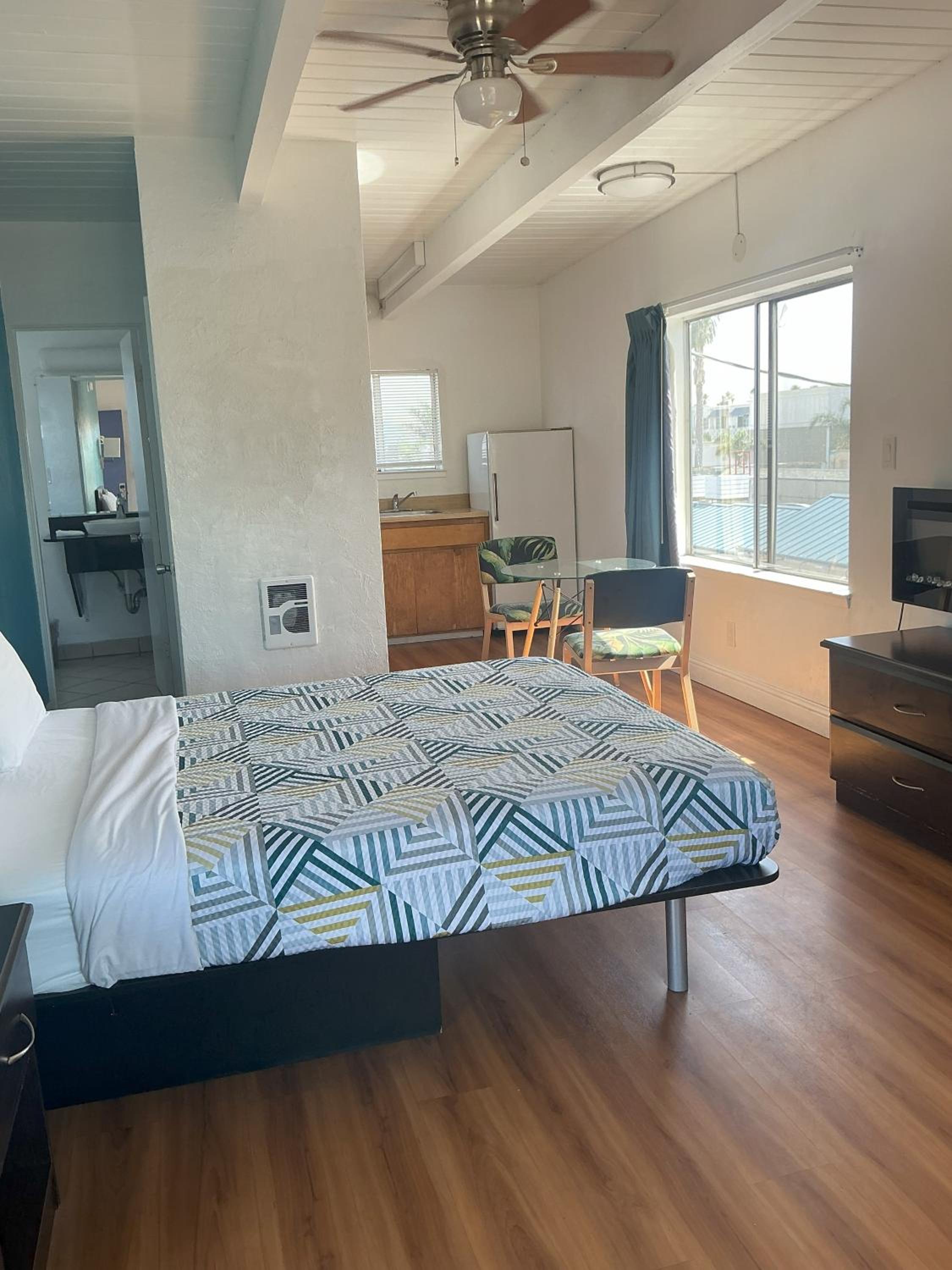 Deluxe Suite with Sea View photo 2