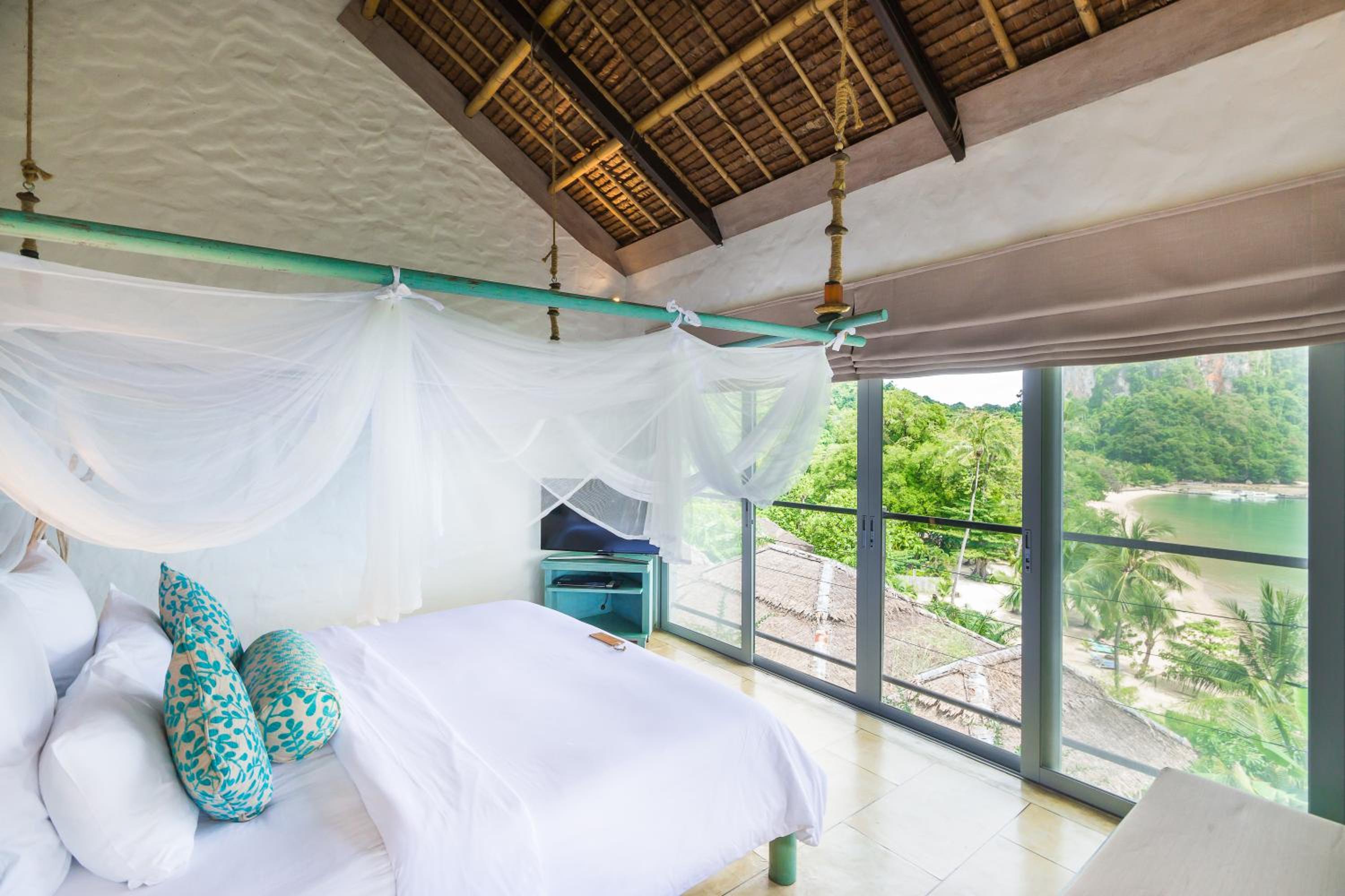 Sea View Plunge Pool Deluxe Studio with Free Kayak 30 minutes for 2 people per stay