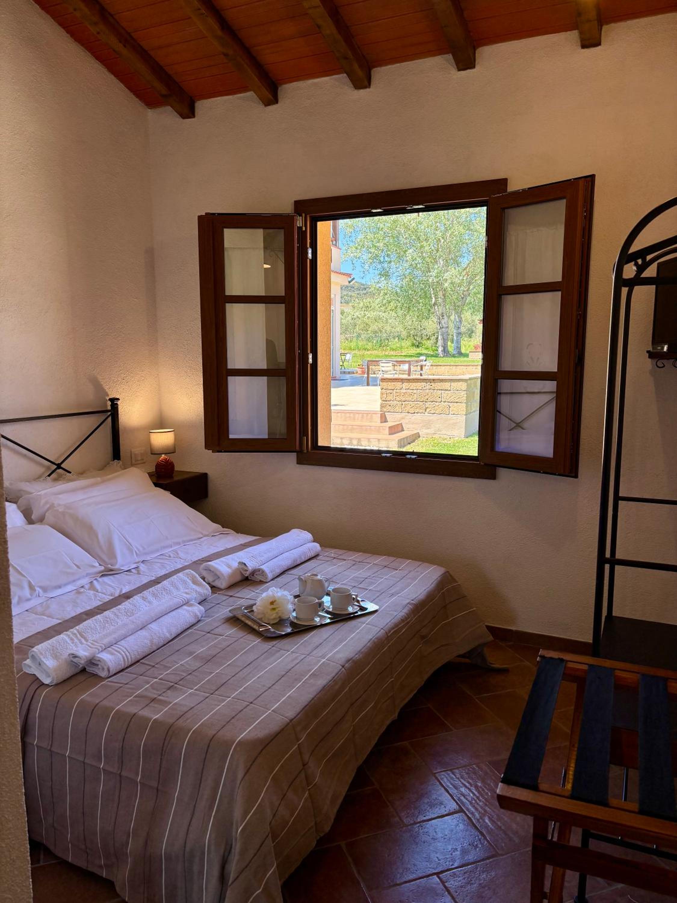 Double Room with Patio photo 3