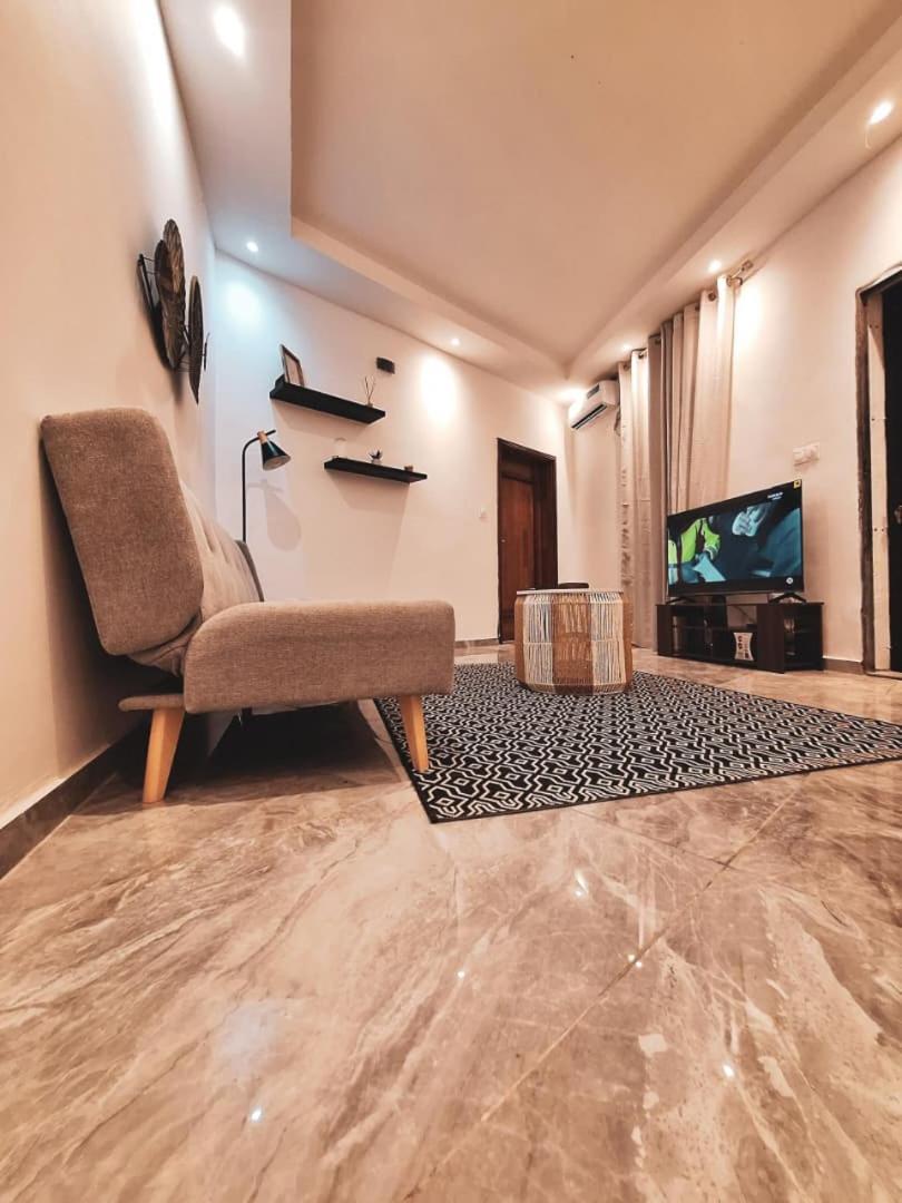Deluxe Studio