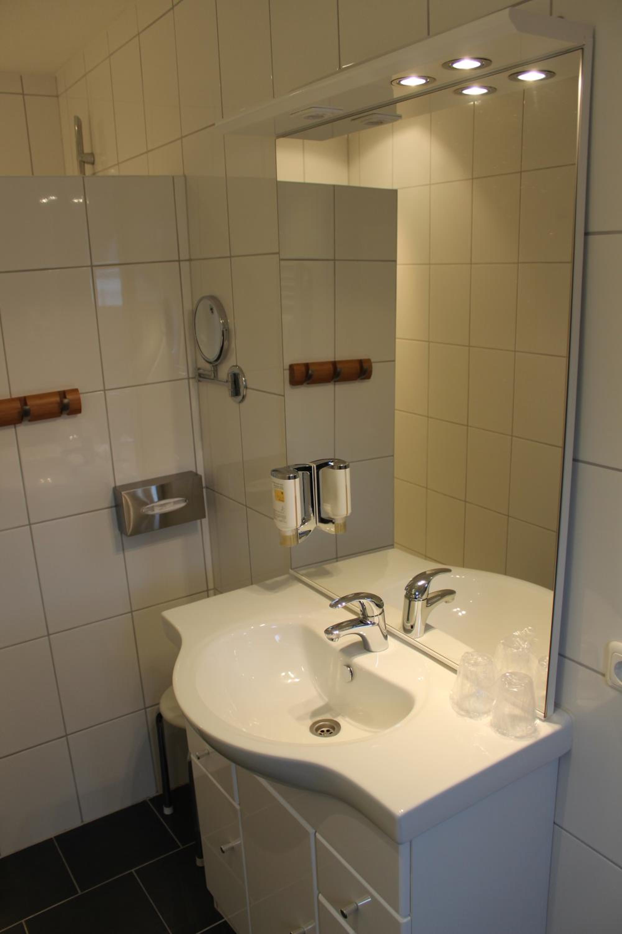 Double Room - Photo 8