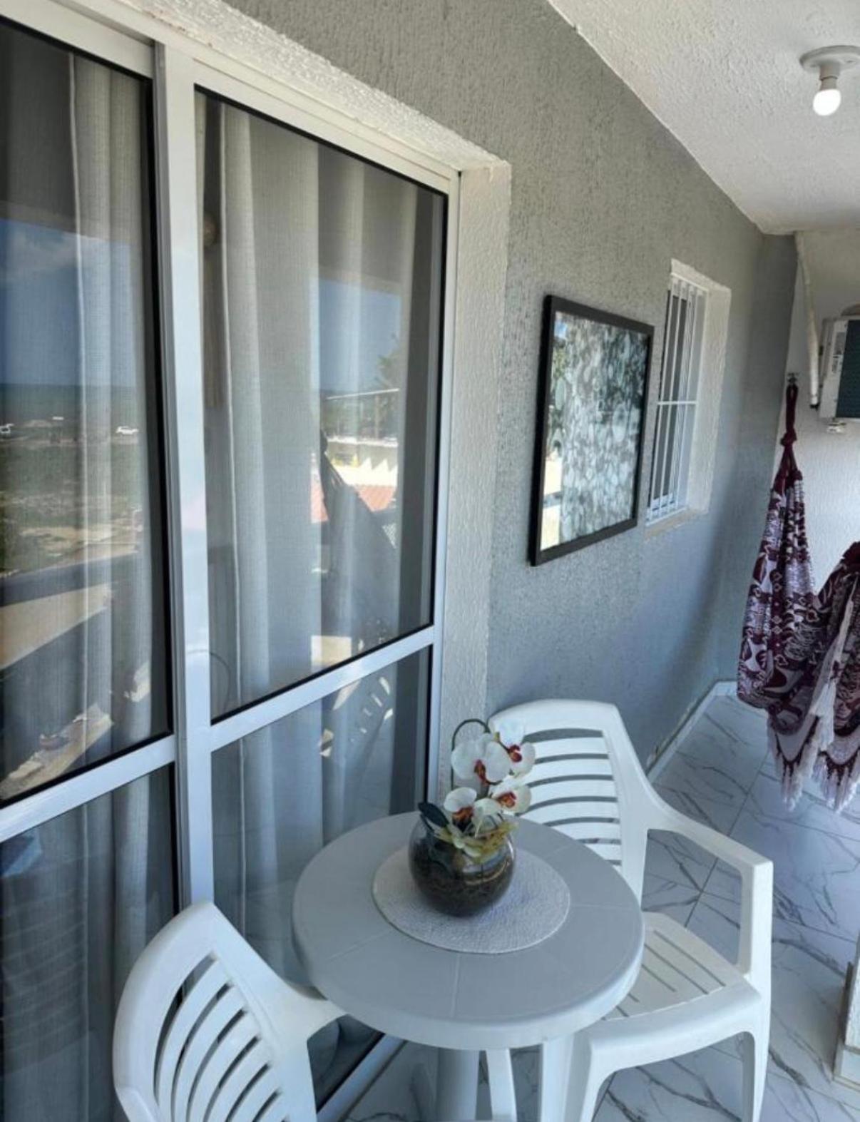 Two-Bedroom Apartment with Balcony and Sea View photo 2