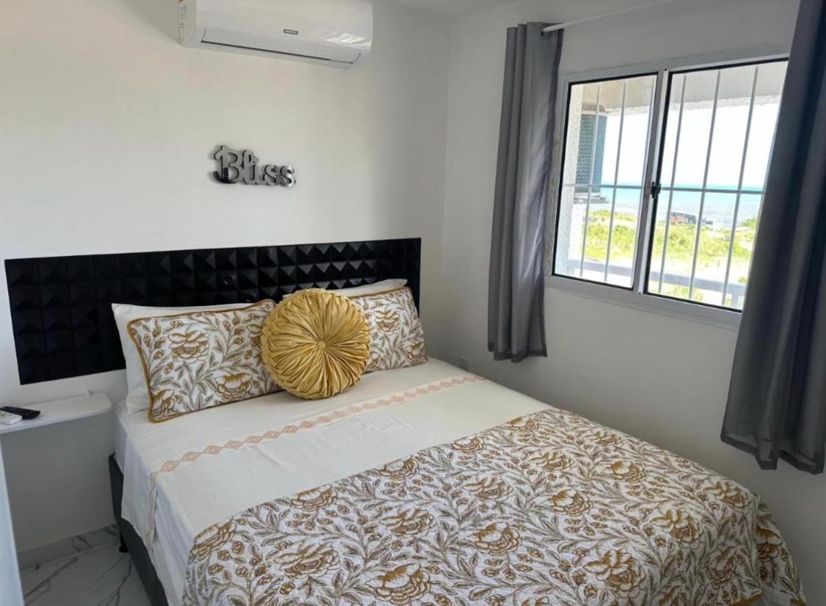 Two-Bedroom Apartment with Balcony and Sea View photo 3