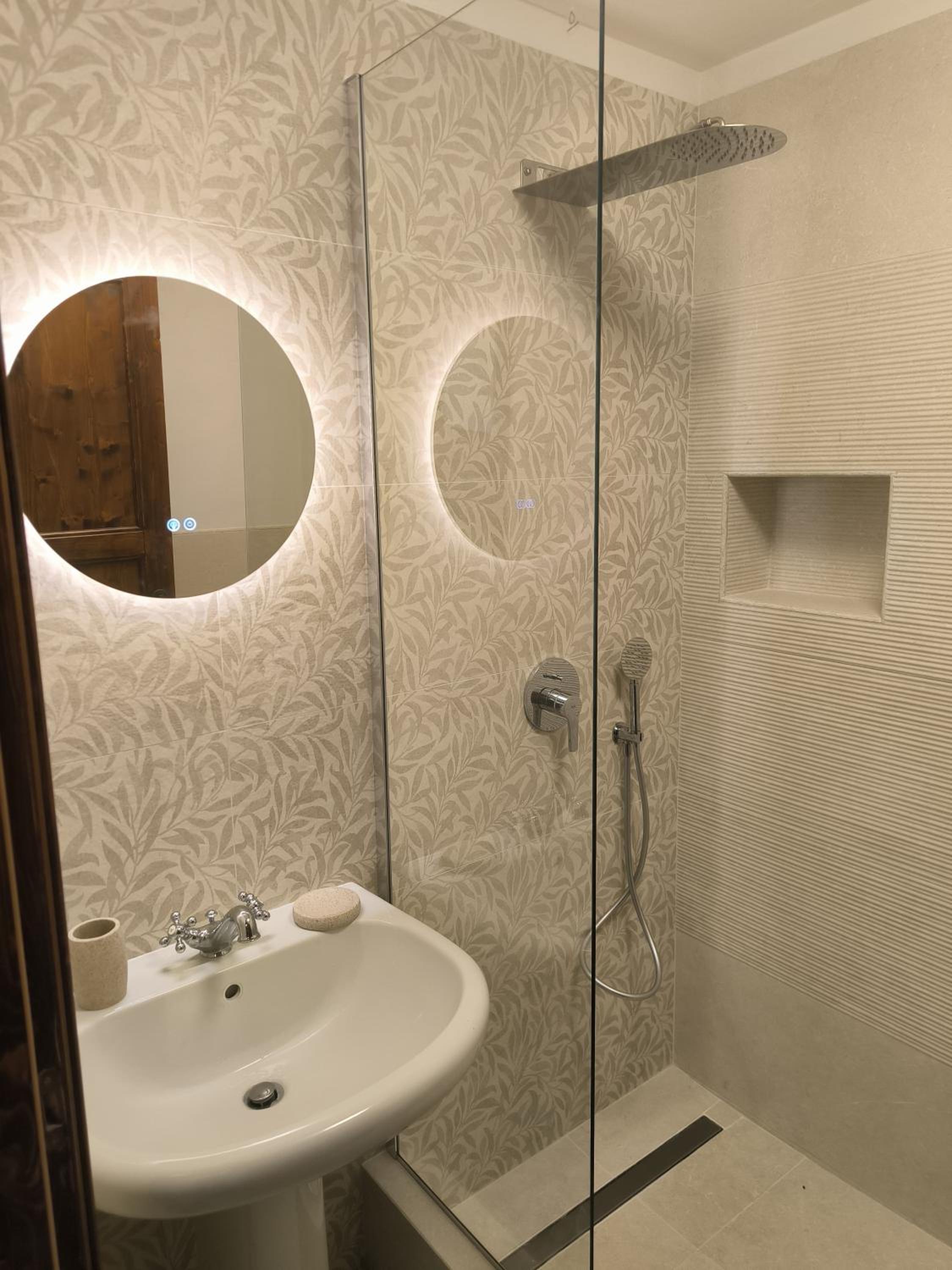 Standard Double or Twin Room photo 1