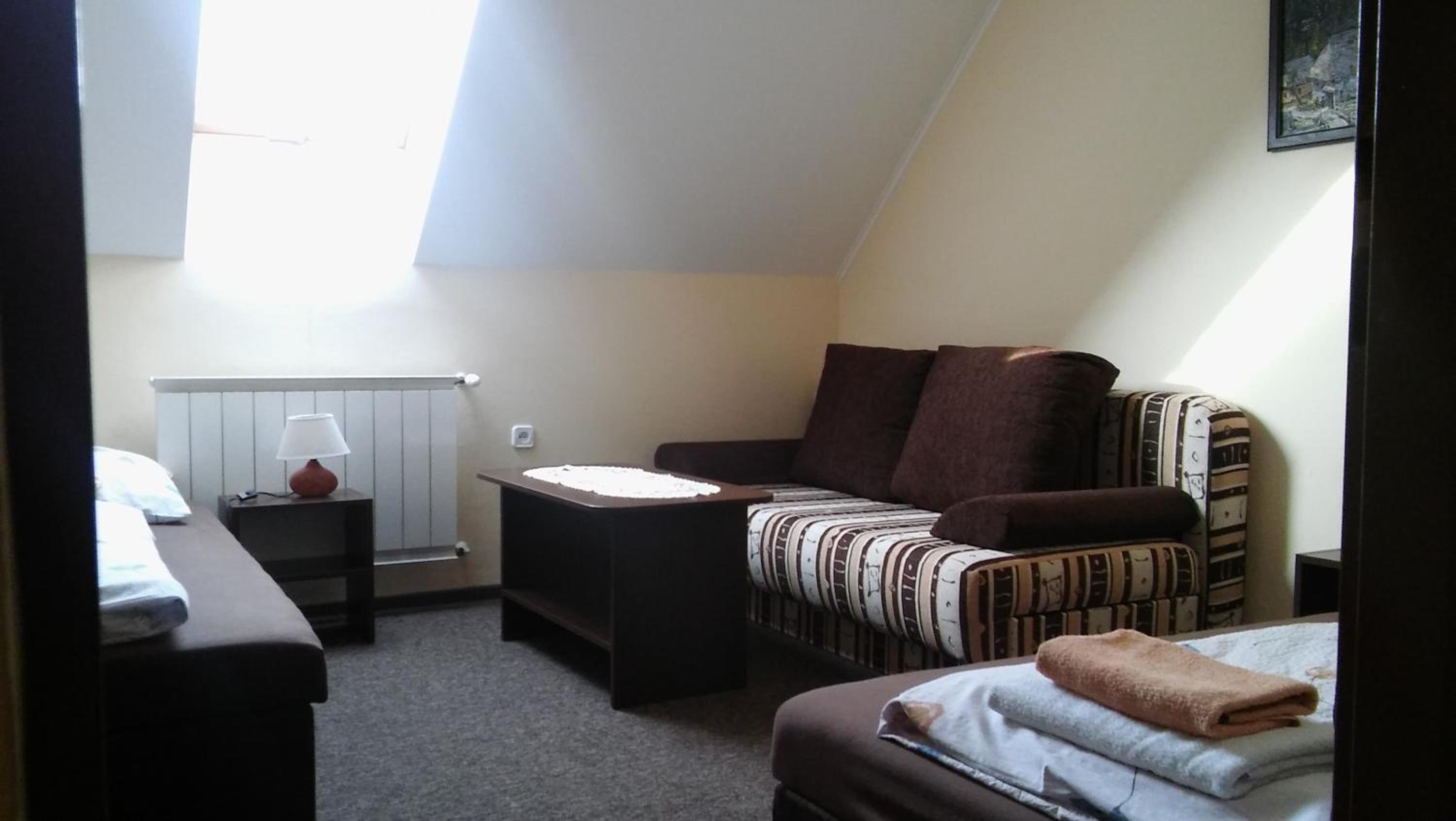 Standard Family Room - Photo 4