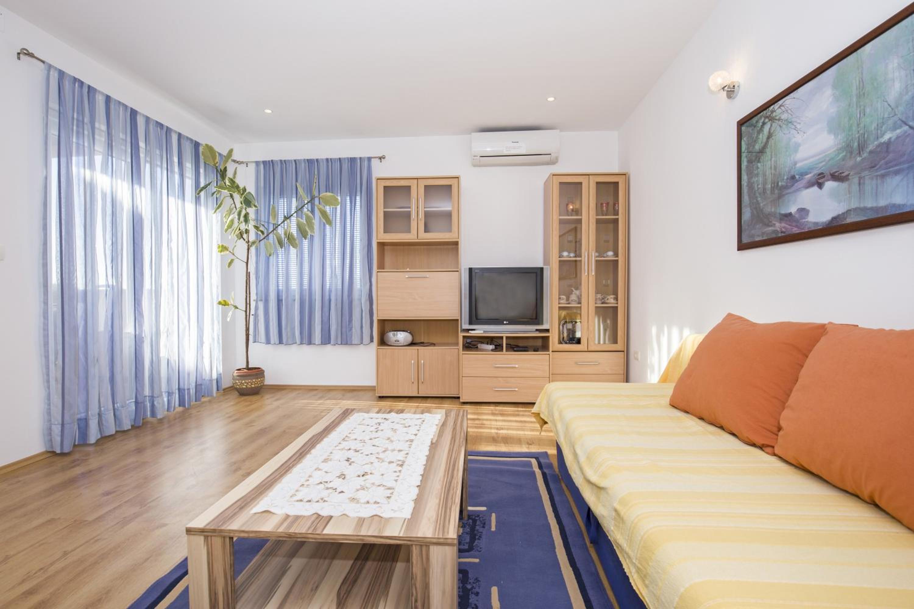 Two-Bedroom Apartment with Balcony and Sea View photo 1