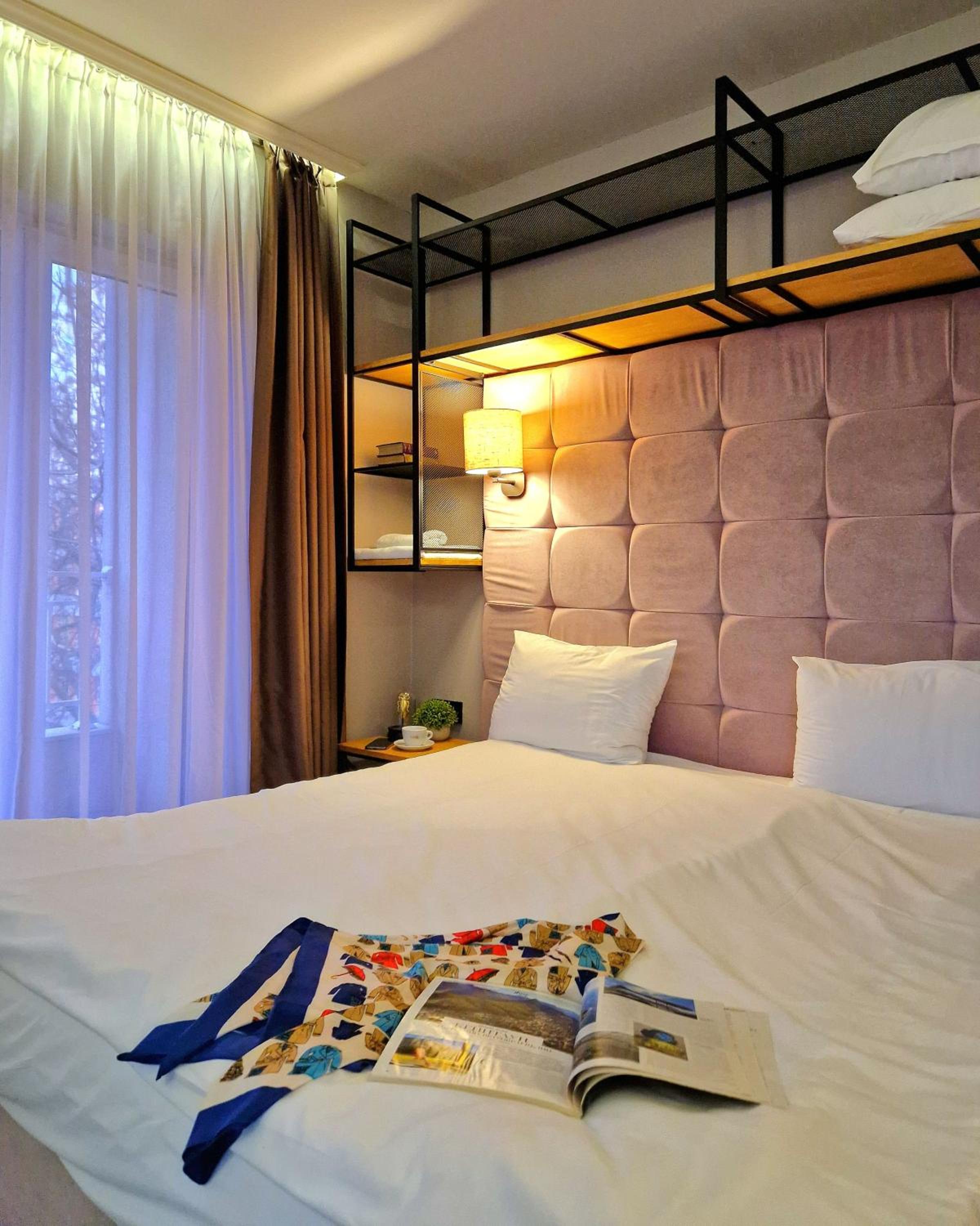 Deluxe Double Room with Balcony photo 2