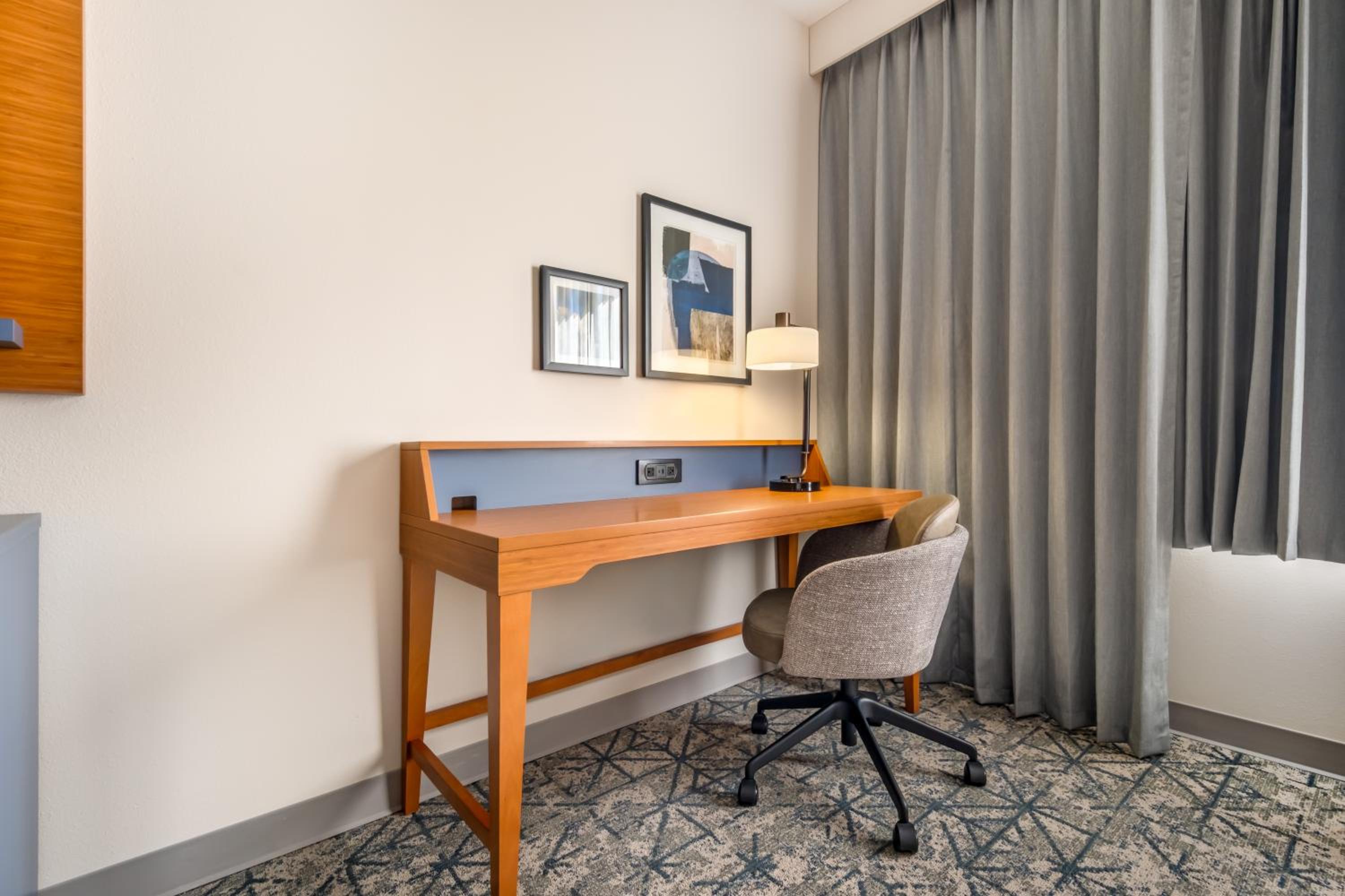King Room - Disability Access/Non Smoking/Interior Hall photo 3
