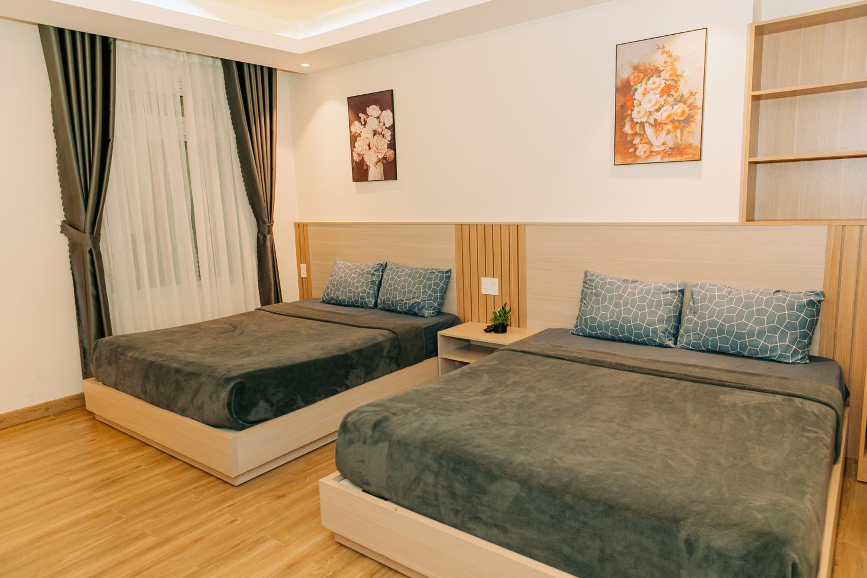 Standard Family Room - Photo 3