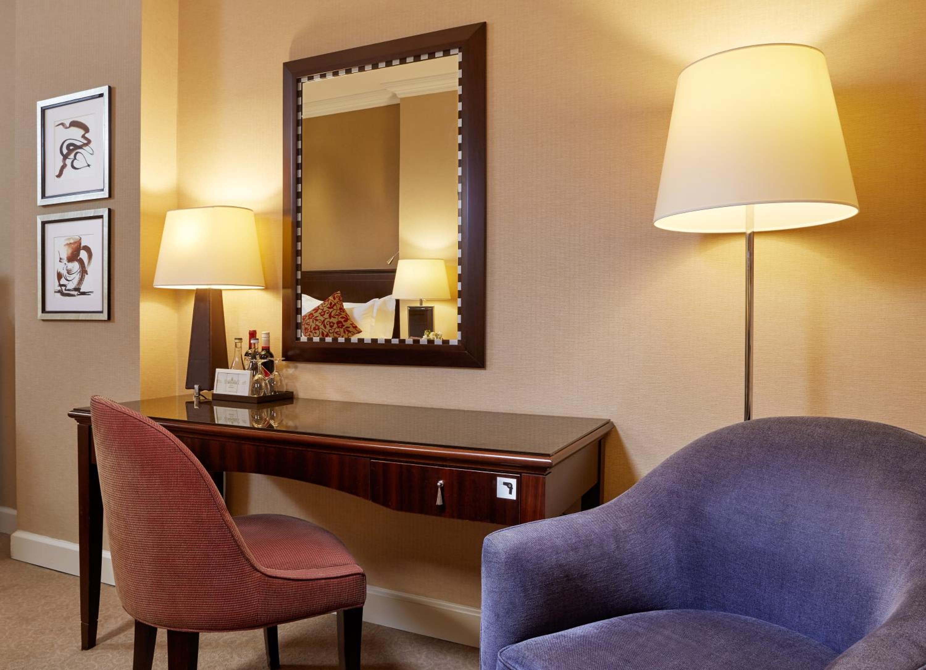 Deluxe Room with Royal Spa Access thumbnail 5