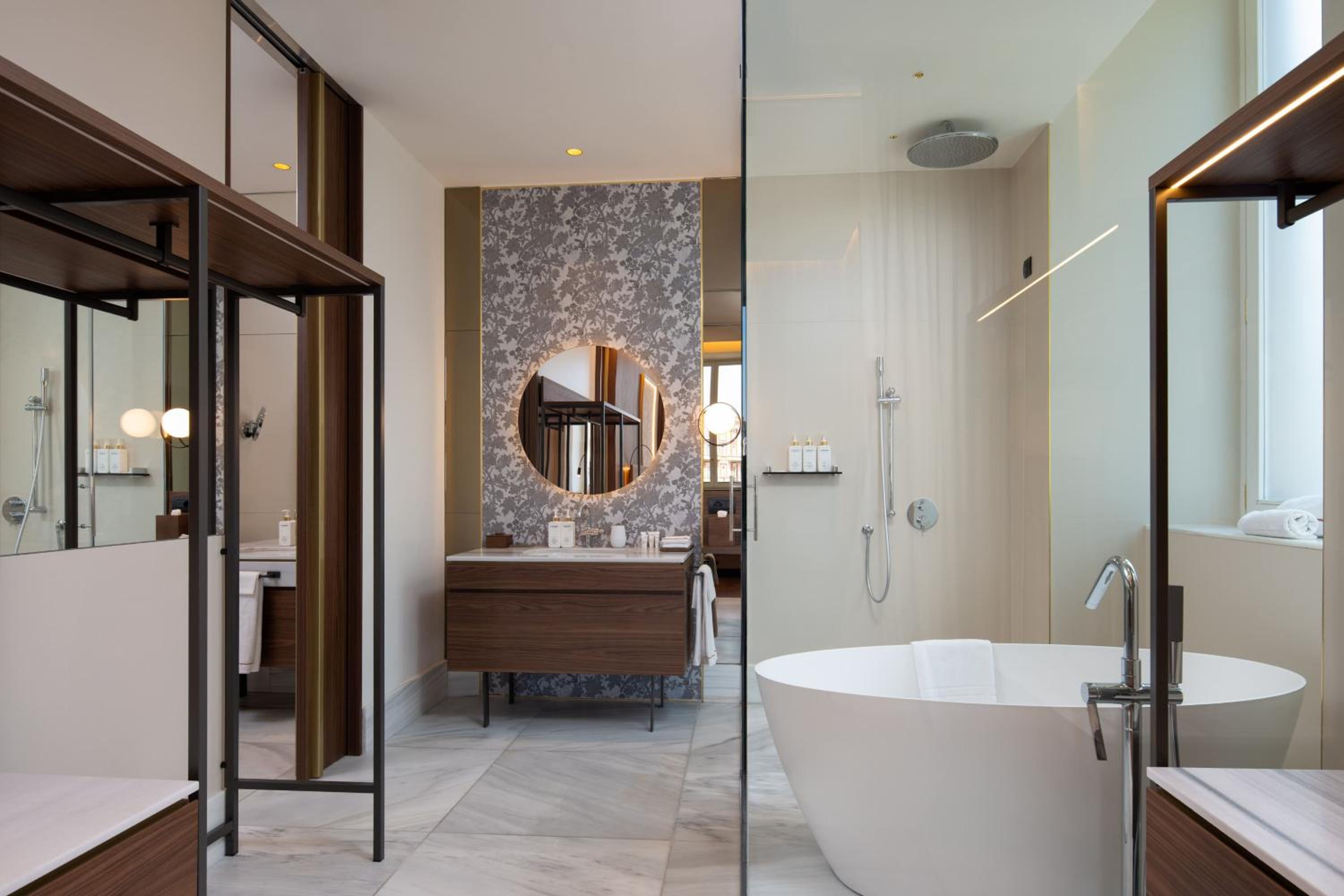 The Cordusio Presidential Suite Terrace with Spa Acess thumbnail 5