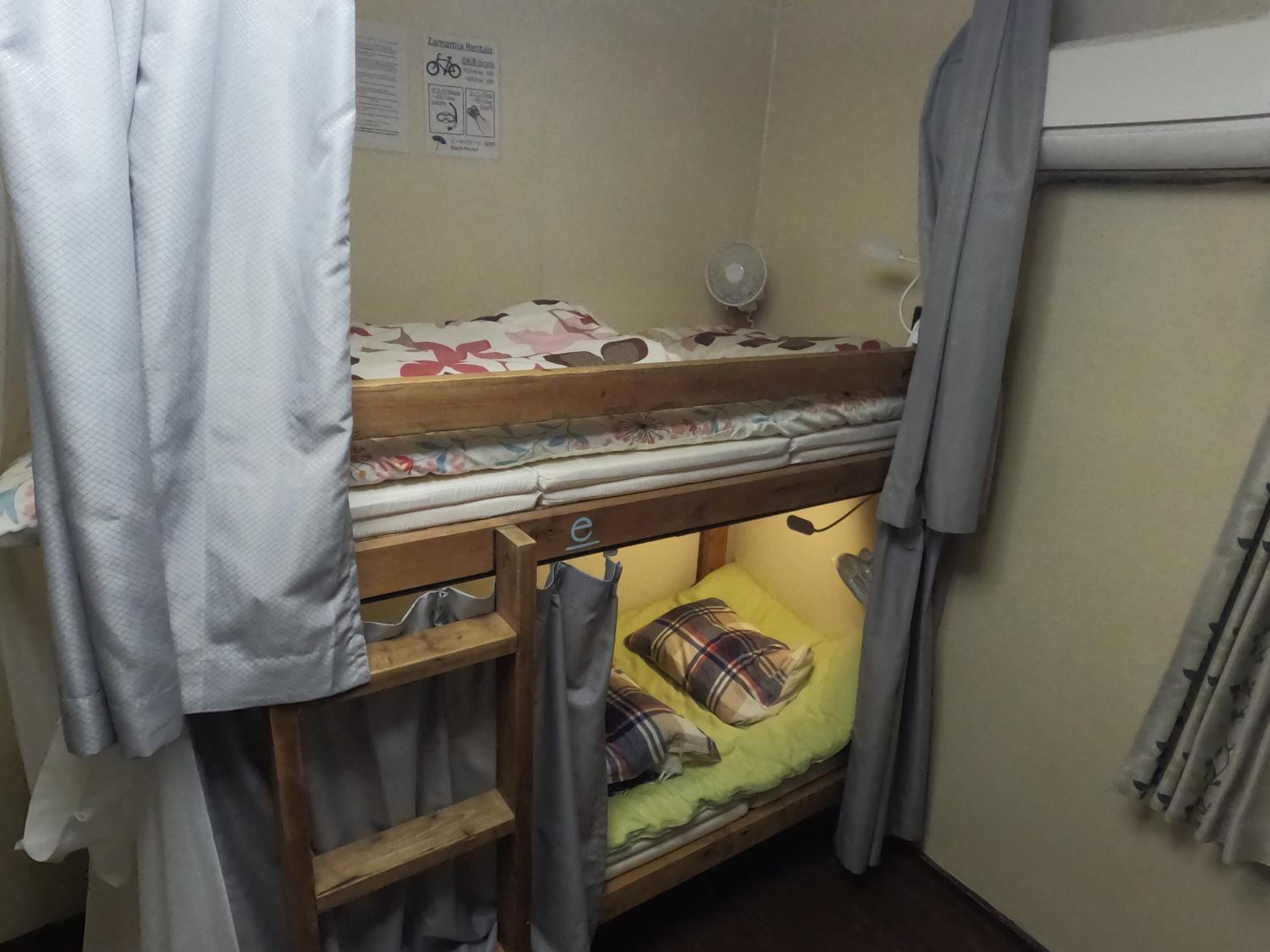 Bed in 6-Bed Female Dormitory Room photo 2