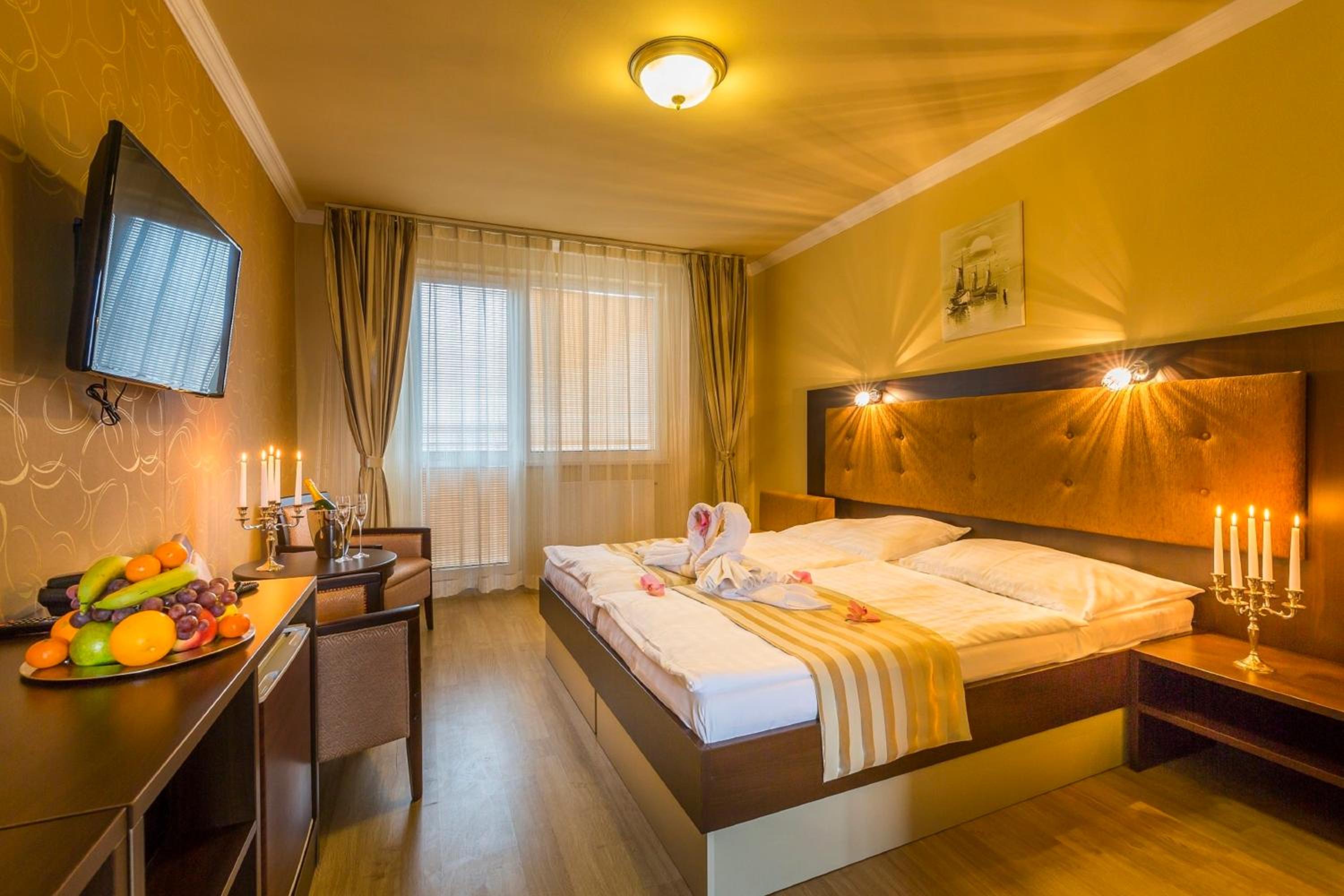 Double Or Twin Room With Swimming Pool Access