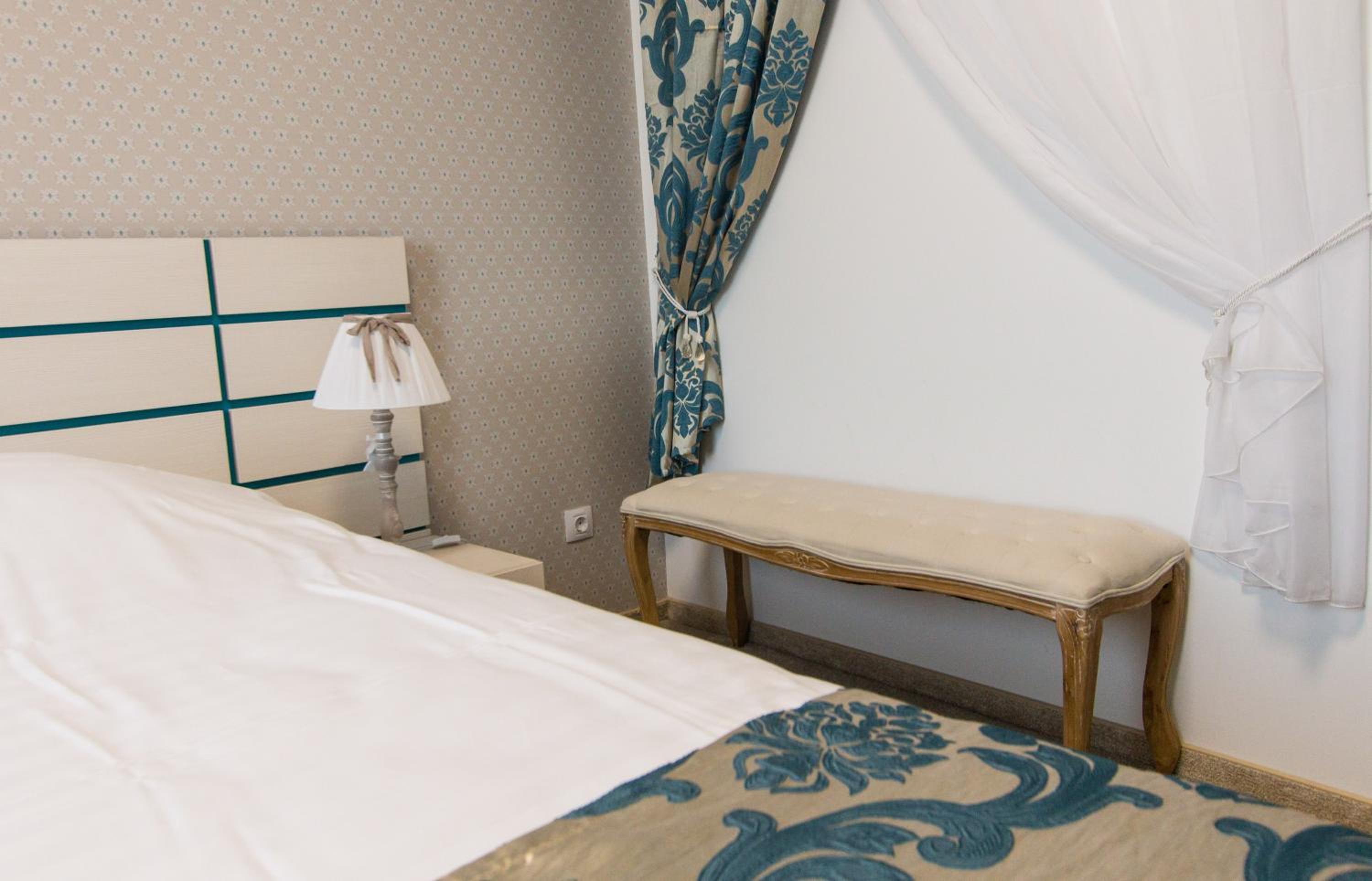 Double Room - Photo 5
