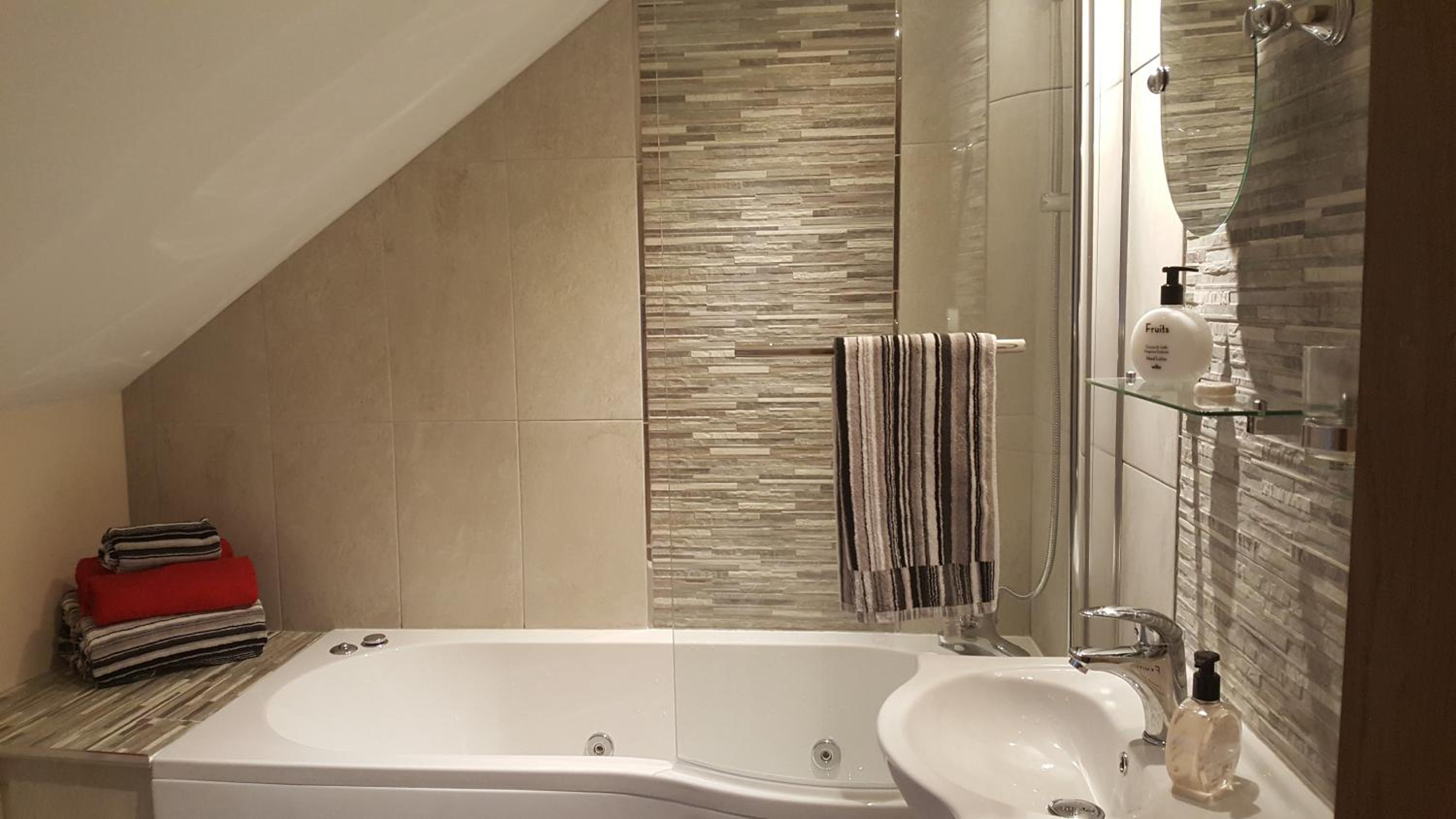 Deluxe Double Room with Bath photo 2