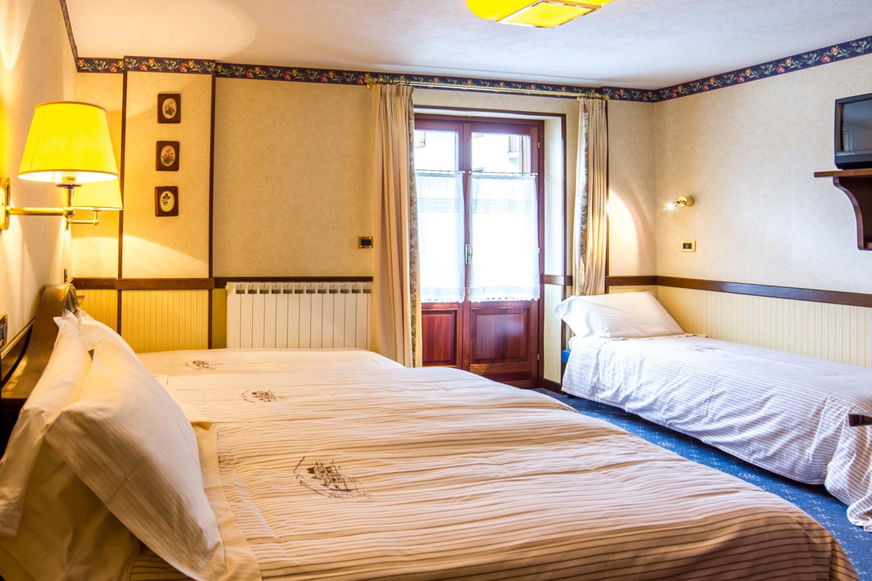 Quadruple Room - Photo 1