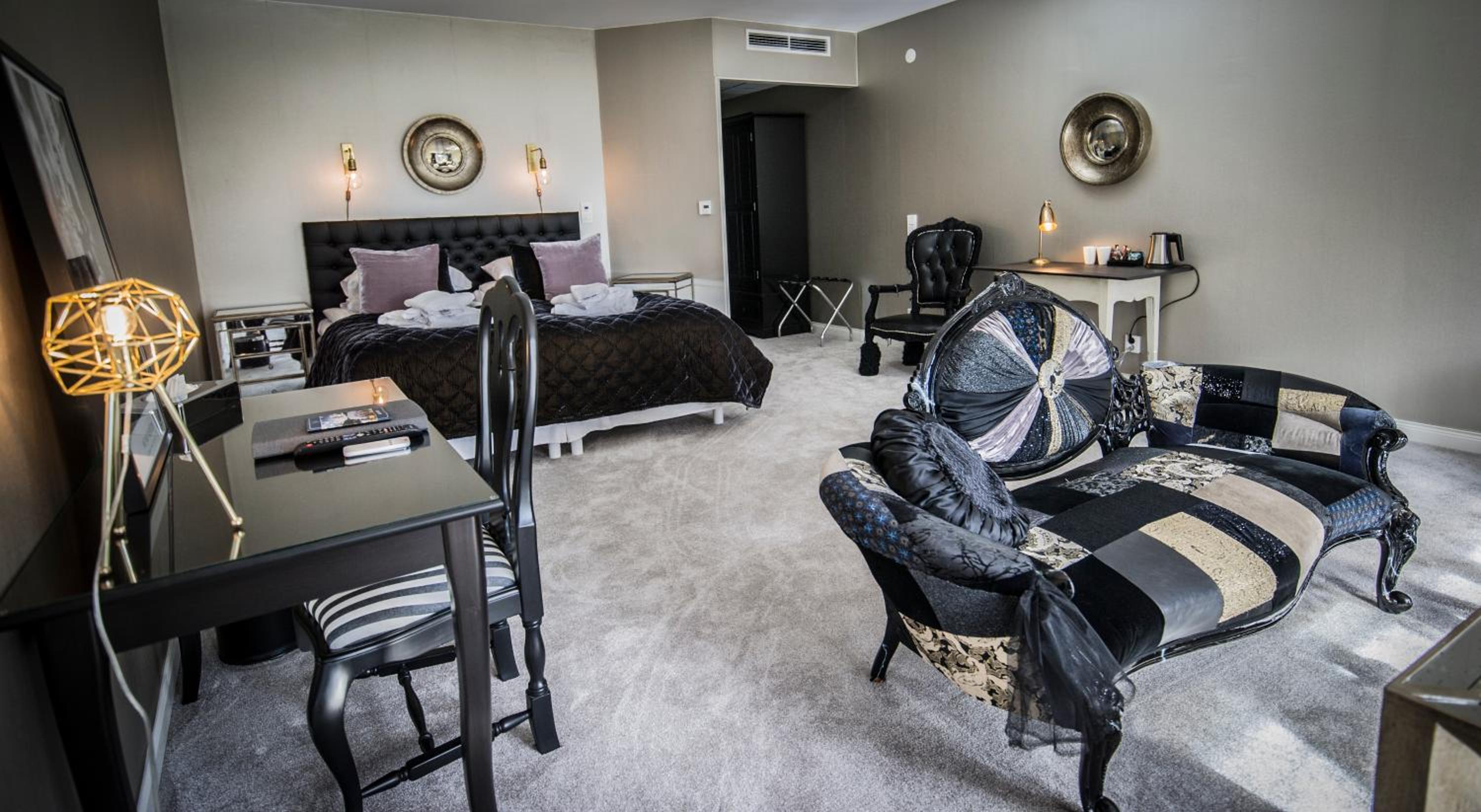 Deluxe Junior Suite photo 1